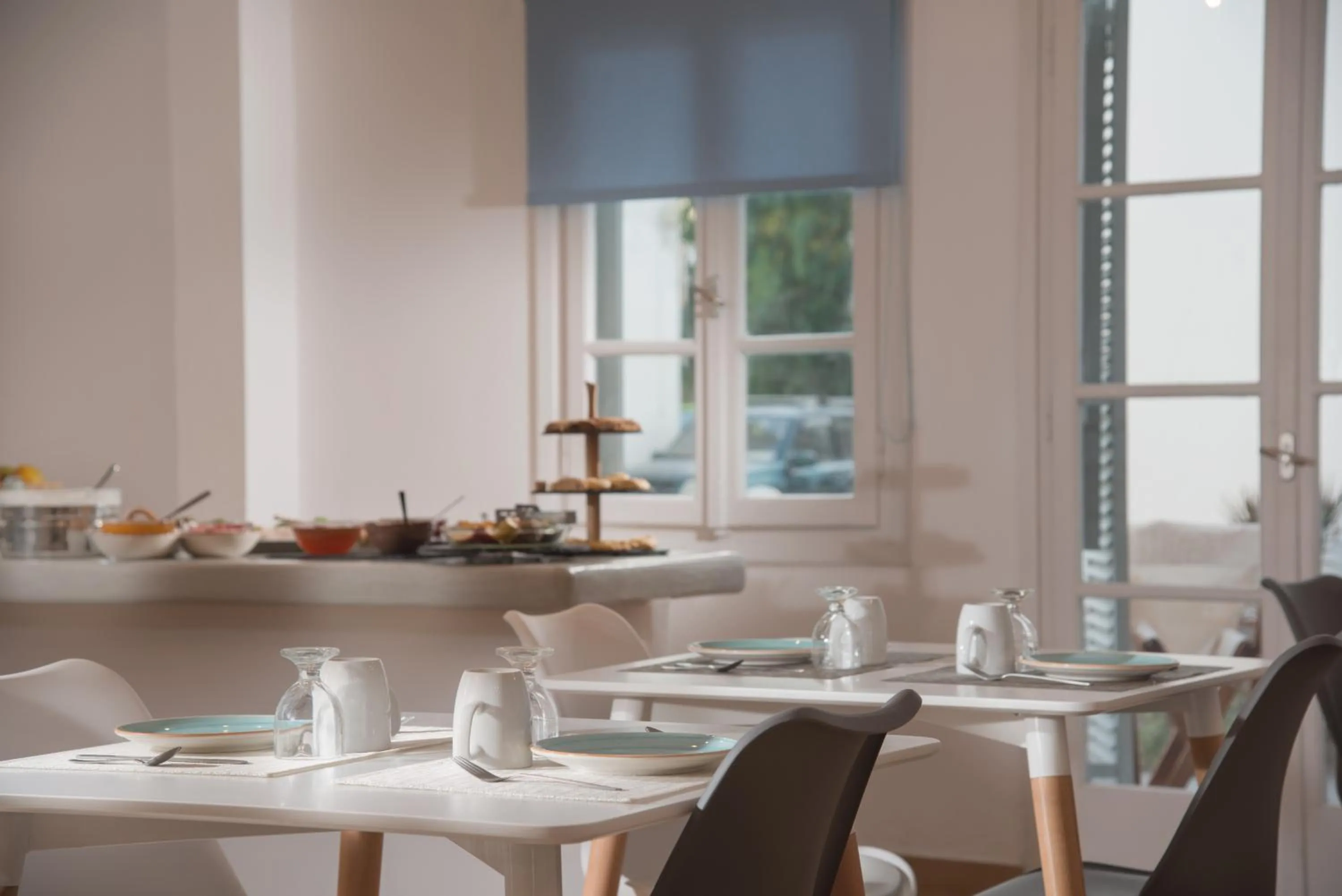 Restaurant/places to eat in Milos Hotel