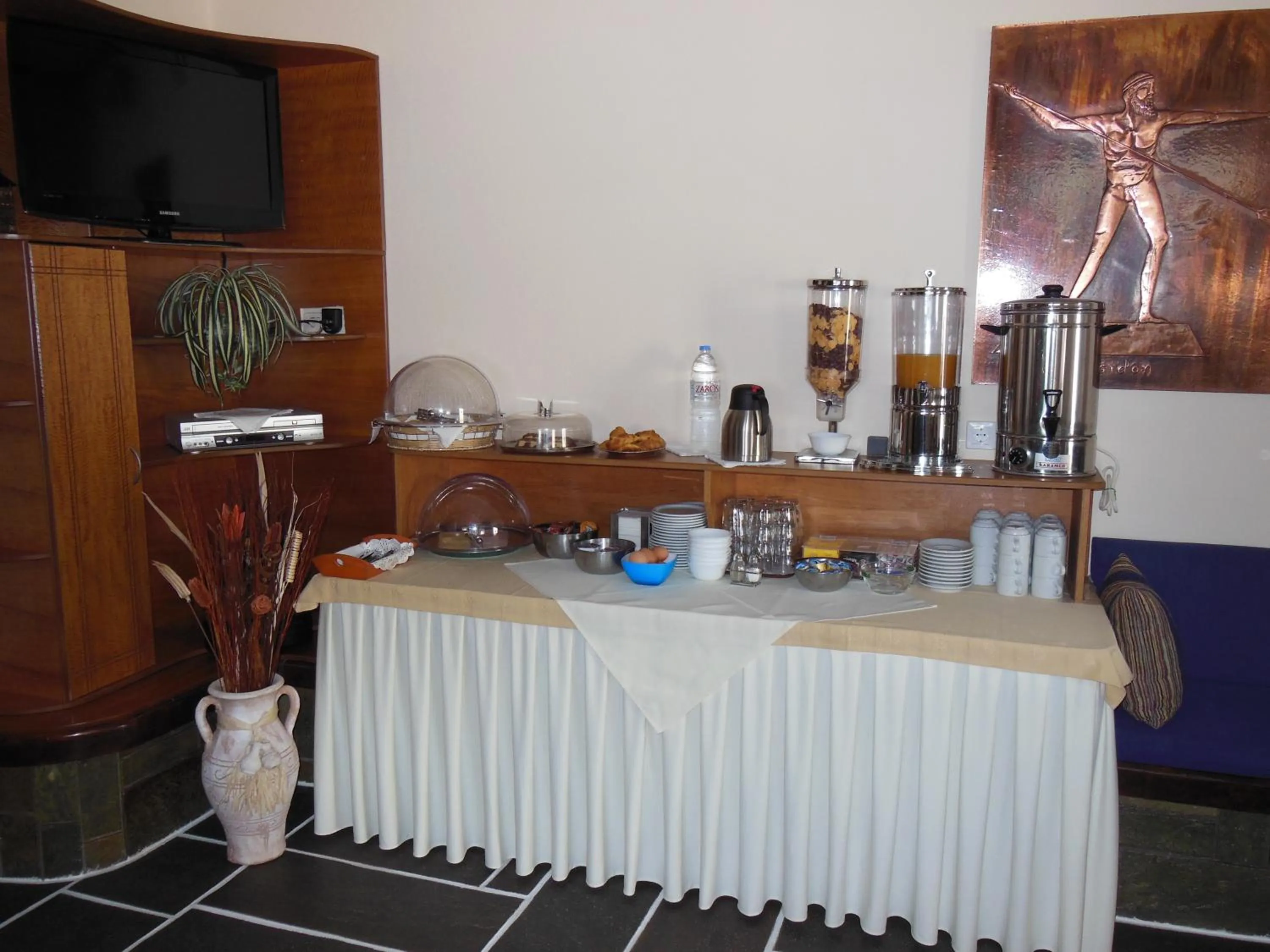 Food in Poseidon Hotel