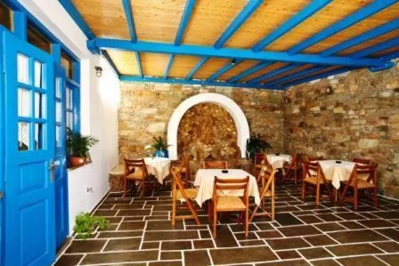 Restaurant/places to eat in Poseidon Hotel