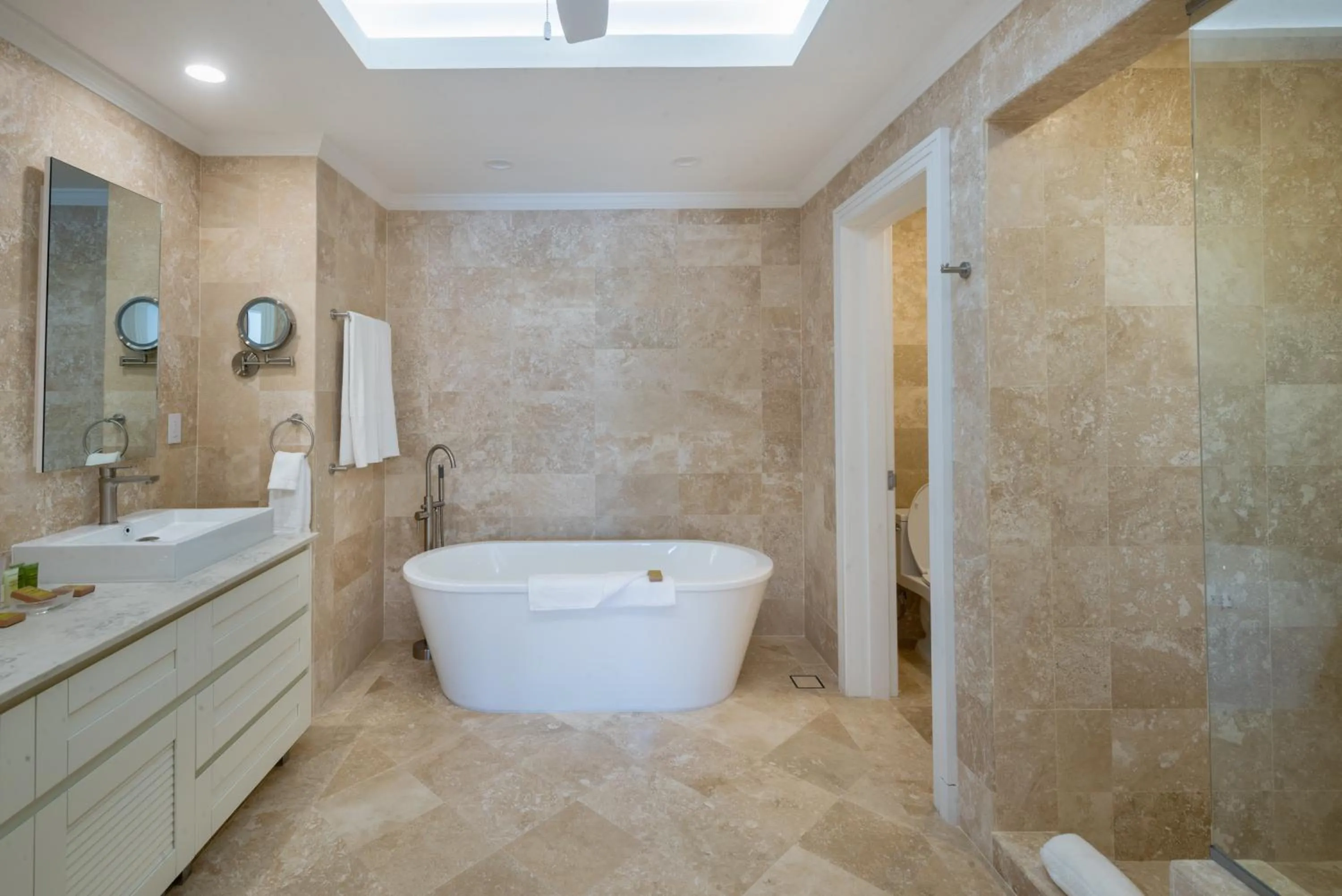 Bathroom in The Crane Resort