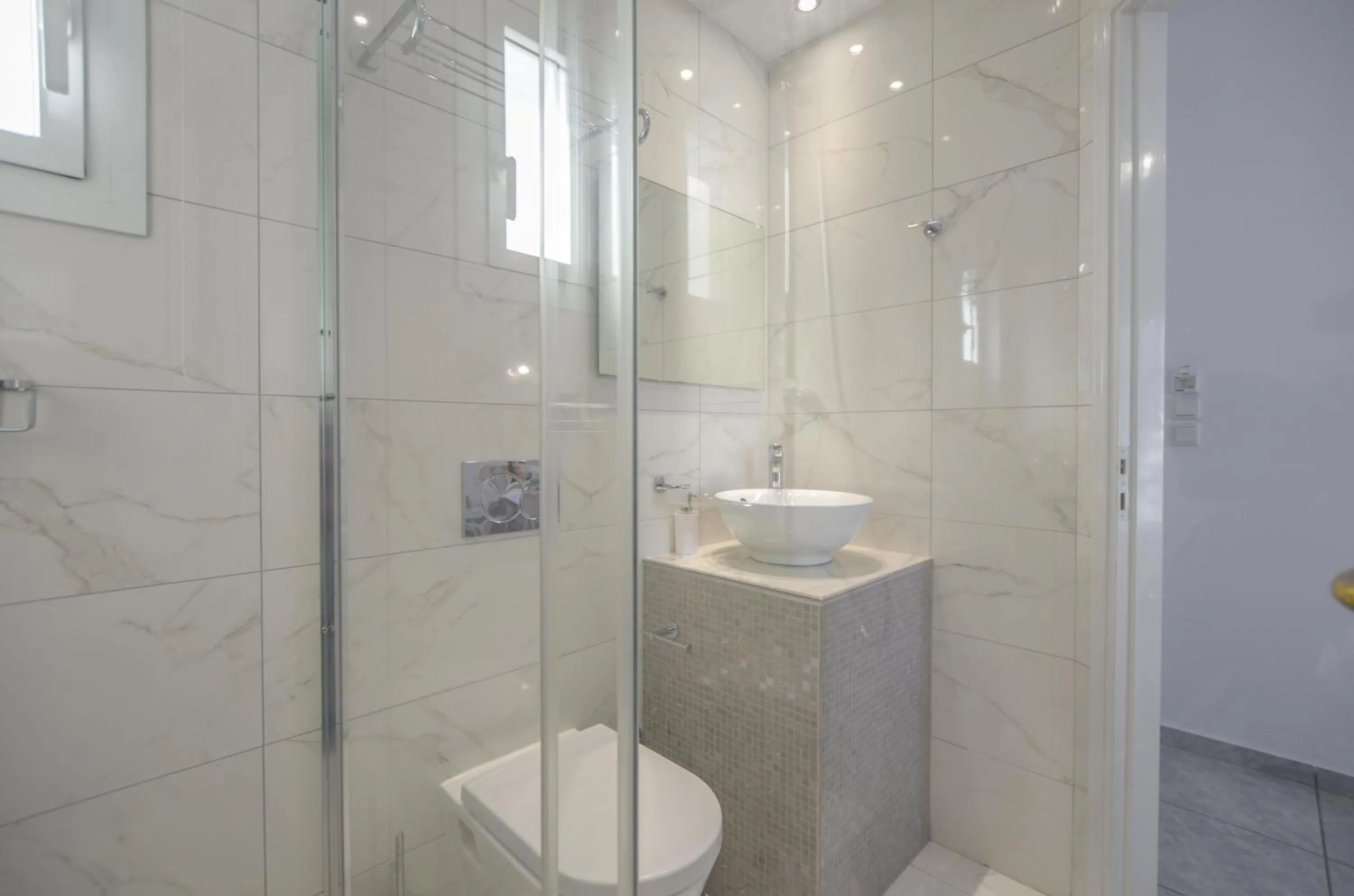 Shower in Ilion Hotel