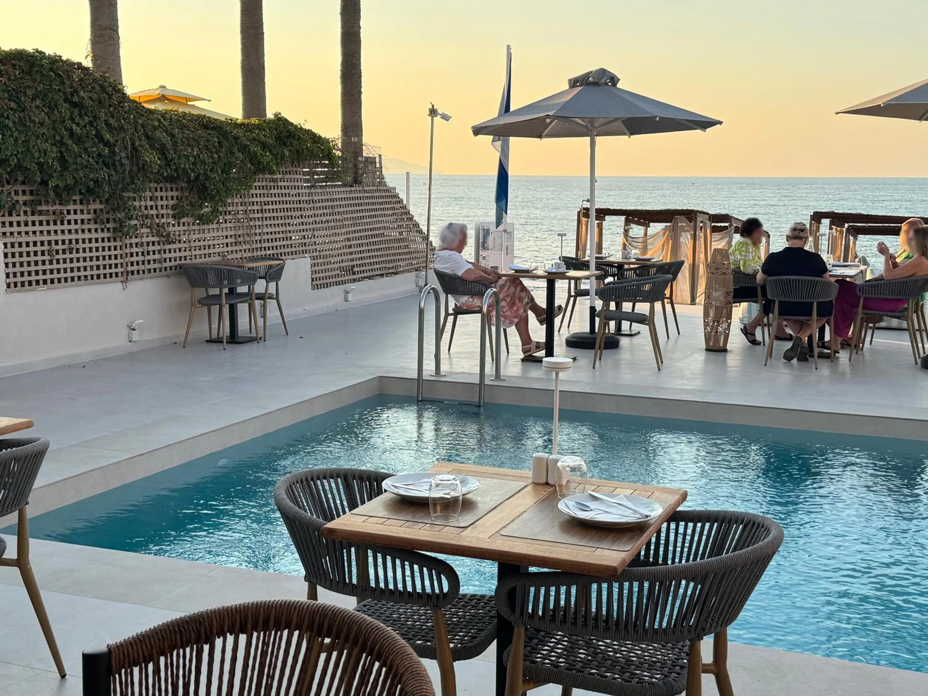 Restaurant/places to eat in Τhe Noverian Antama Organic Beach Resort Chania