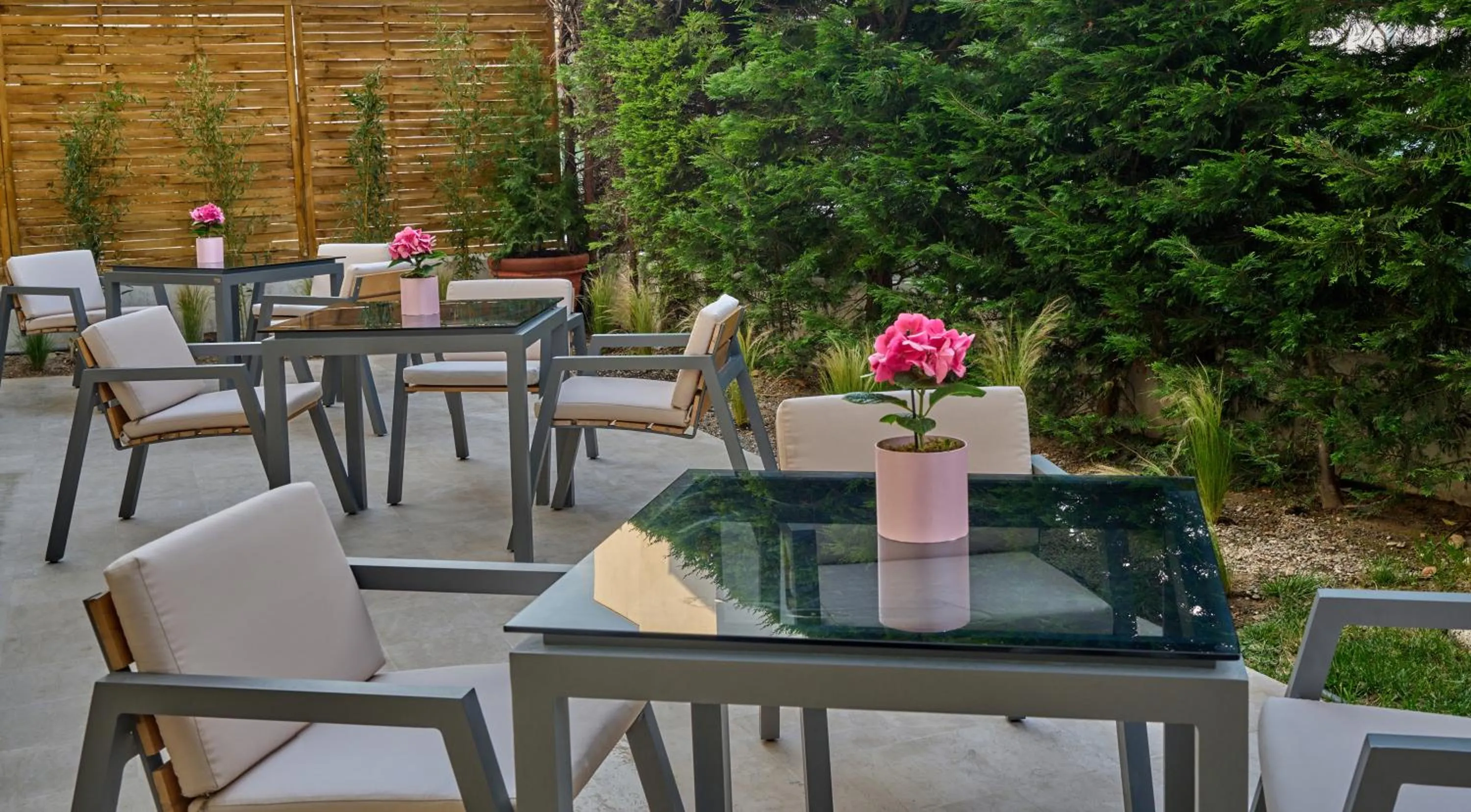 Garden in Volos Palace