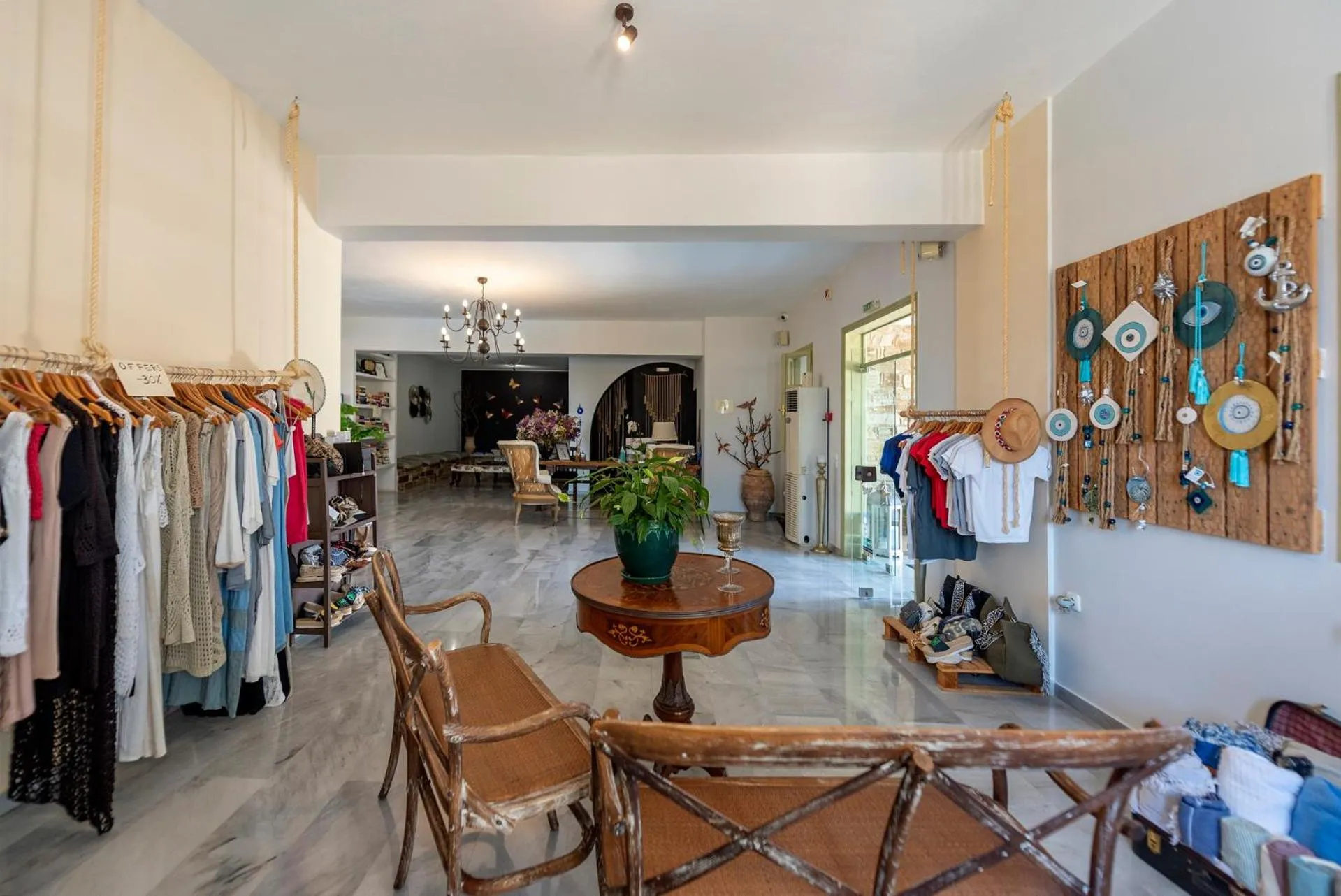 On-site shops in Parosland Hotel