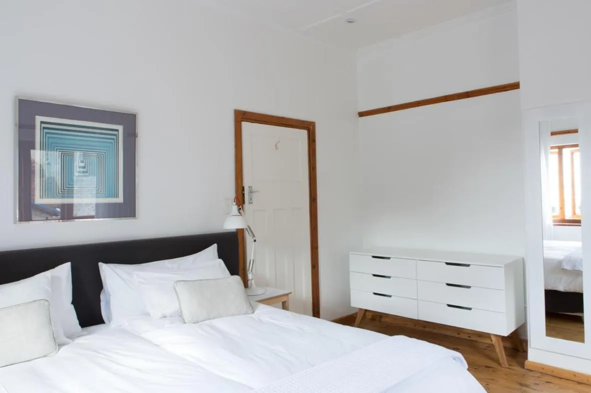 Photo of the whole room, Bed in Chartfield Guesthouse