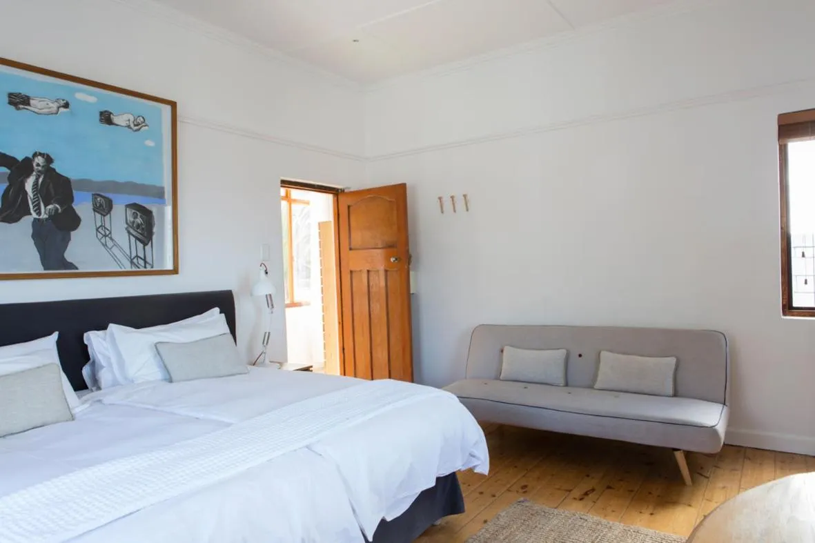 Photo of the whole room, Bed in Chartfield Guesthouse