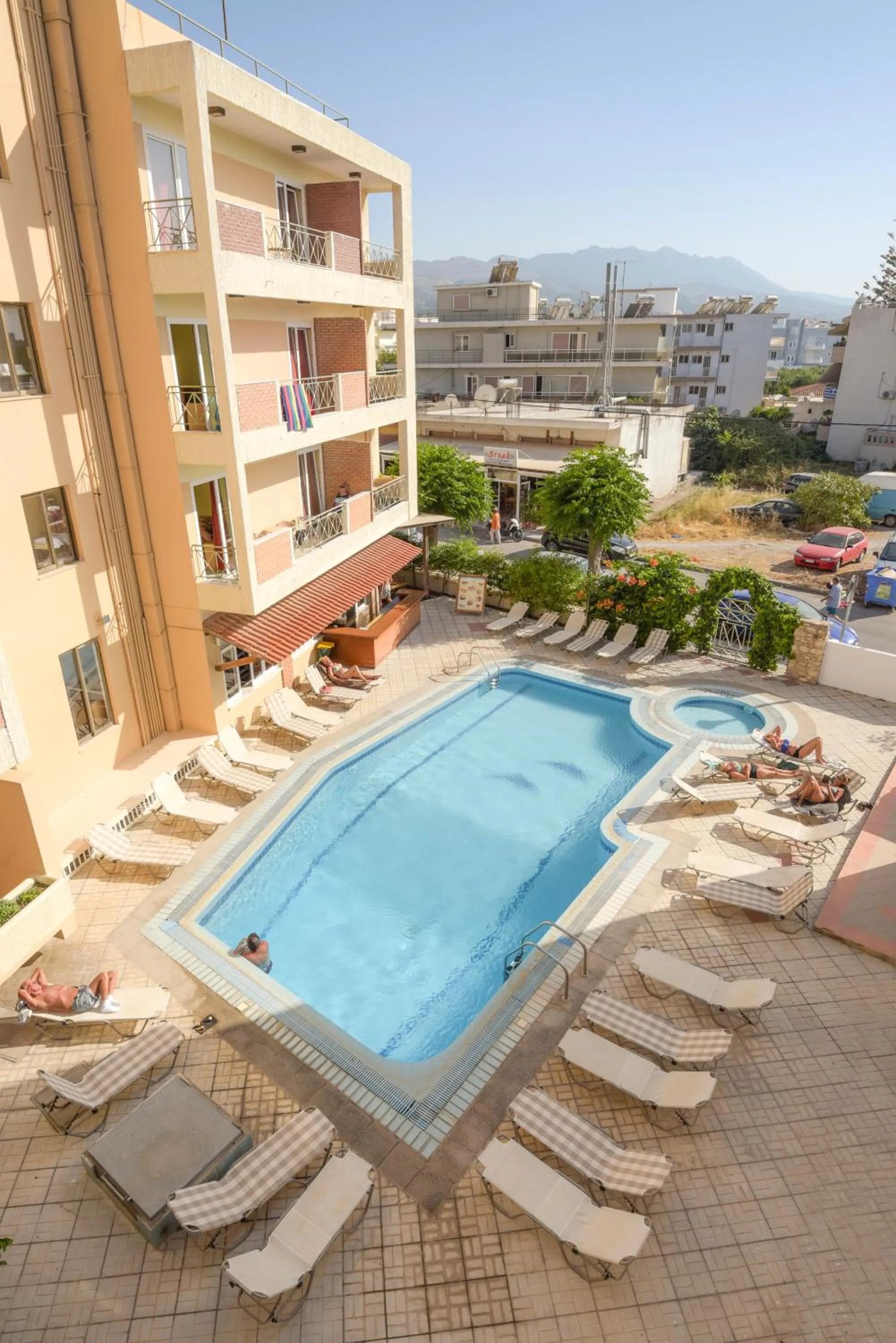Swimming pool in Captain's Hotel