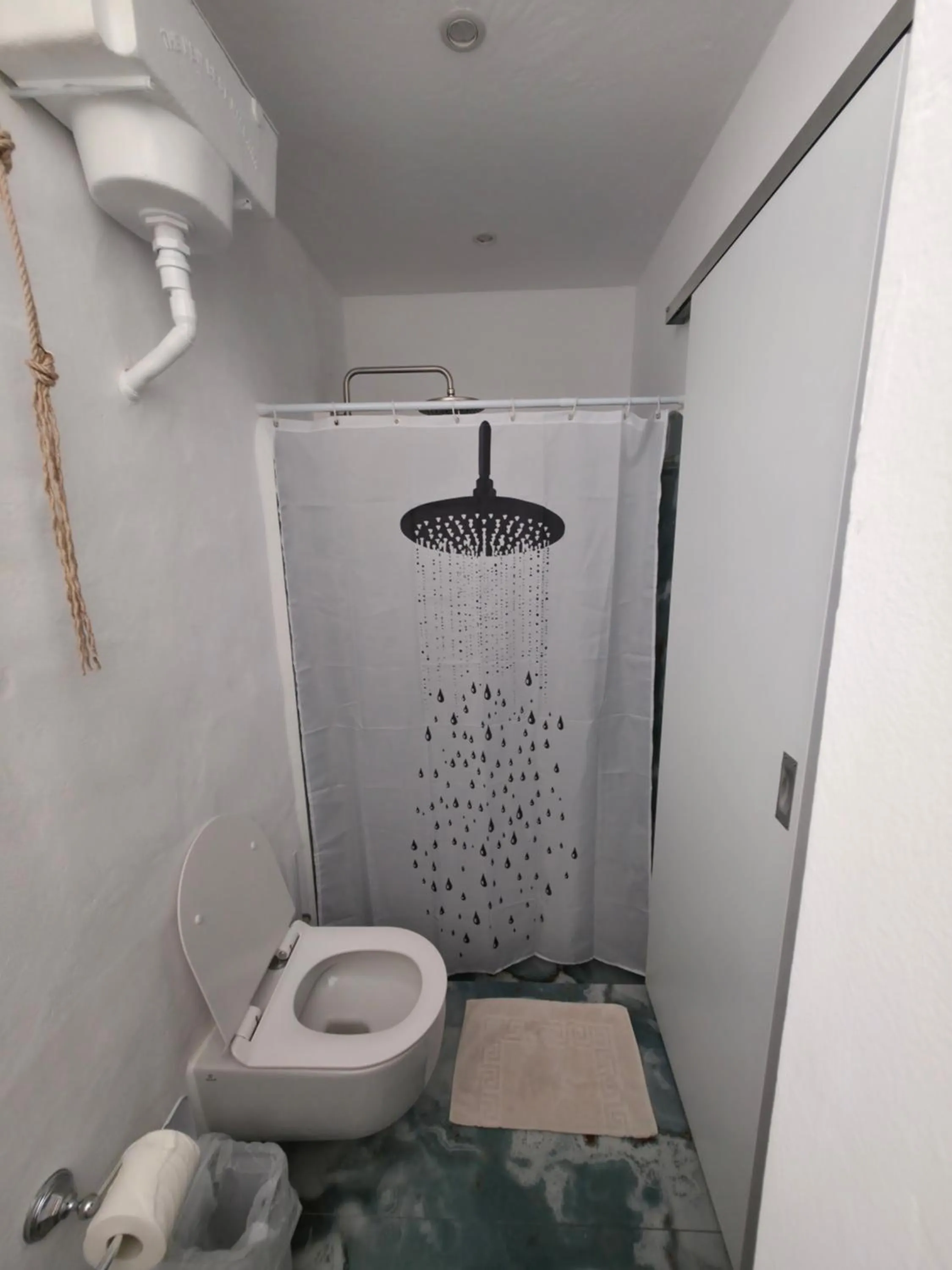 Bathroom in Anthippi