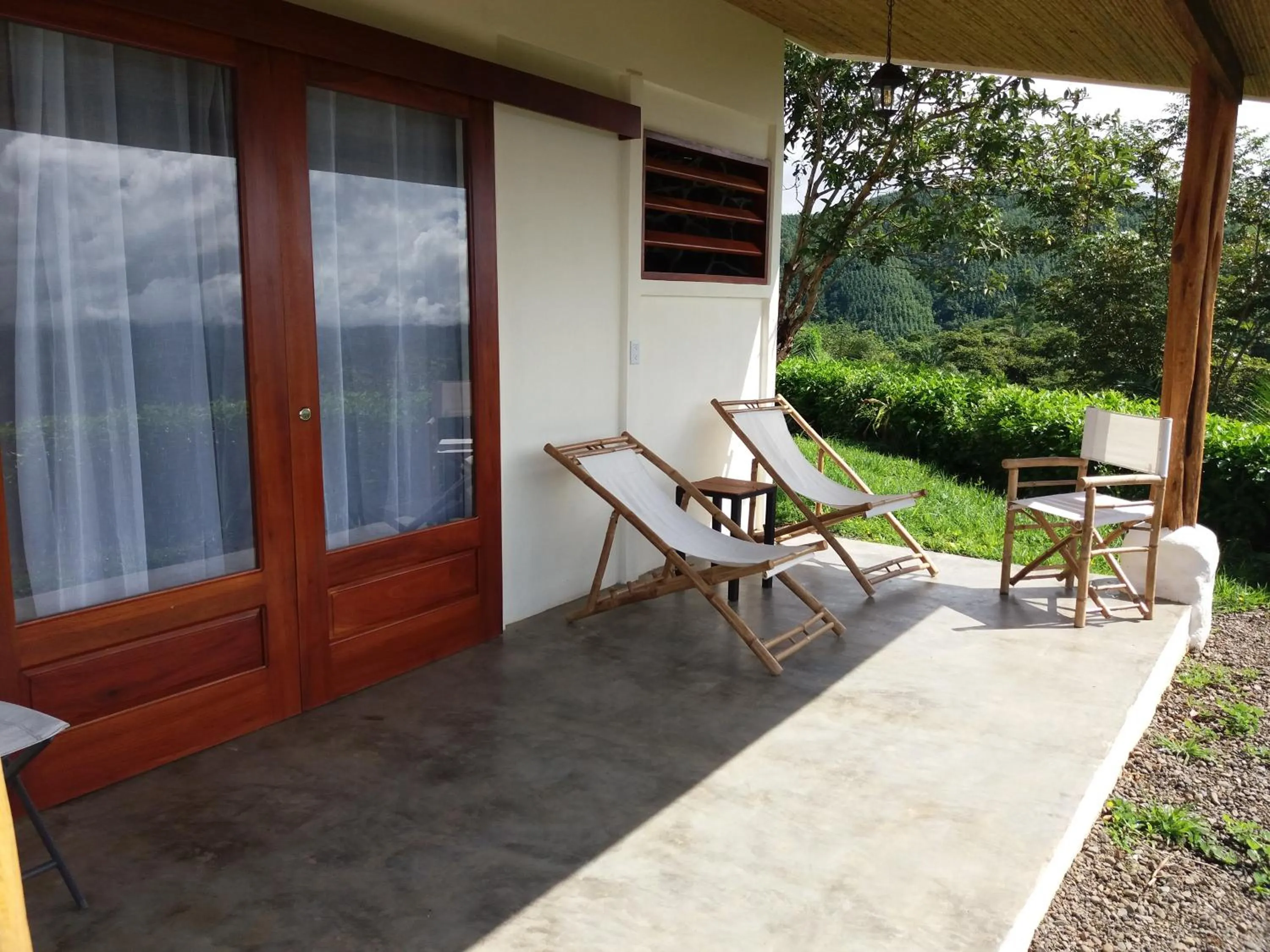 Patio in Hotel Peace & Lodge