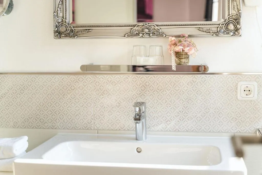 Bathroom in Pirnscher Hof - Hotel Garni