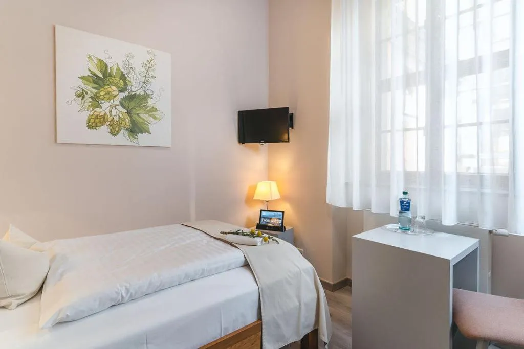 Staff, Bed in Pirnscher Hof - Hotel Garni