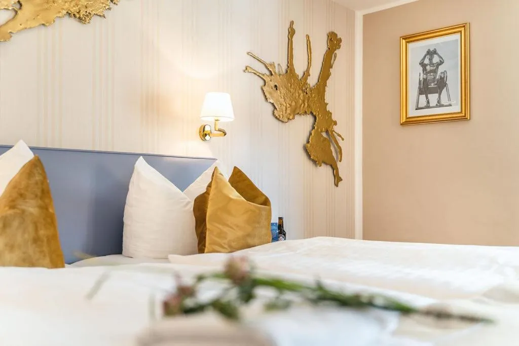 Staff, Bed in Pirnscher Hof - Hotel Garni