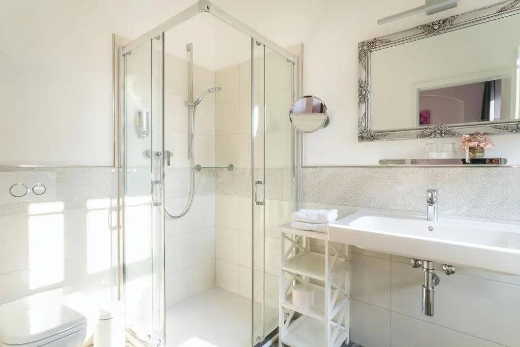 Bathroom in Pirnscher Hof - Hotel Garni