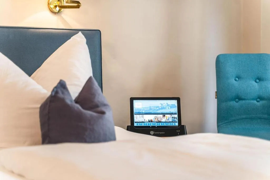 Photo of the whole room, Bed in Pirnscher Hof - Hotel Garni