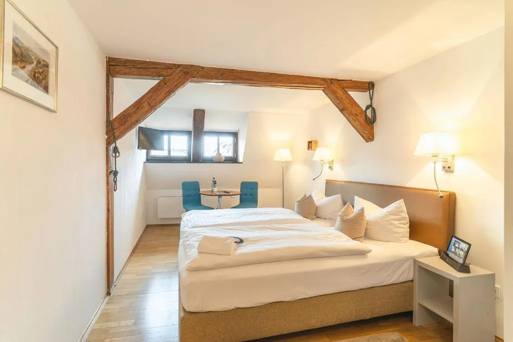 Staff, Bed in Pirnscher Hof - Hotel Garni
