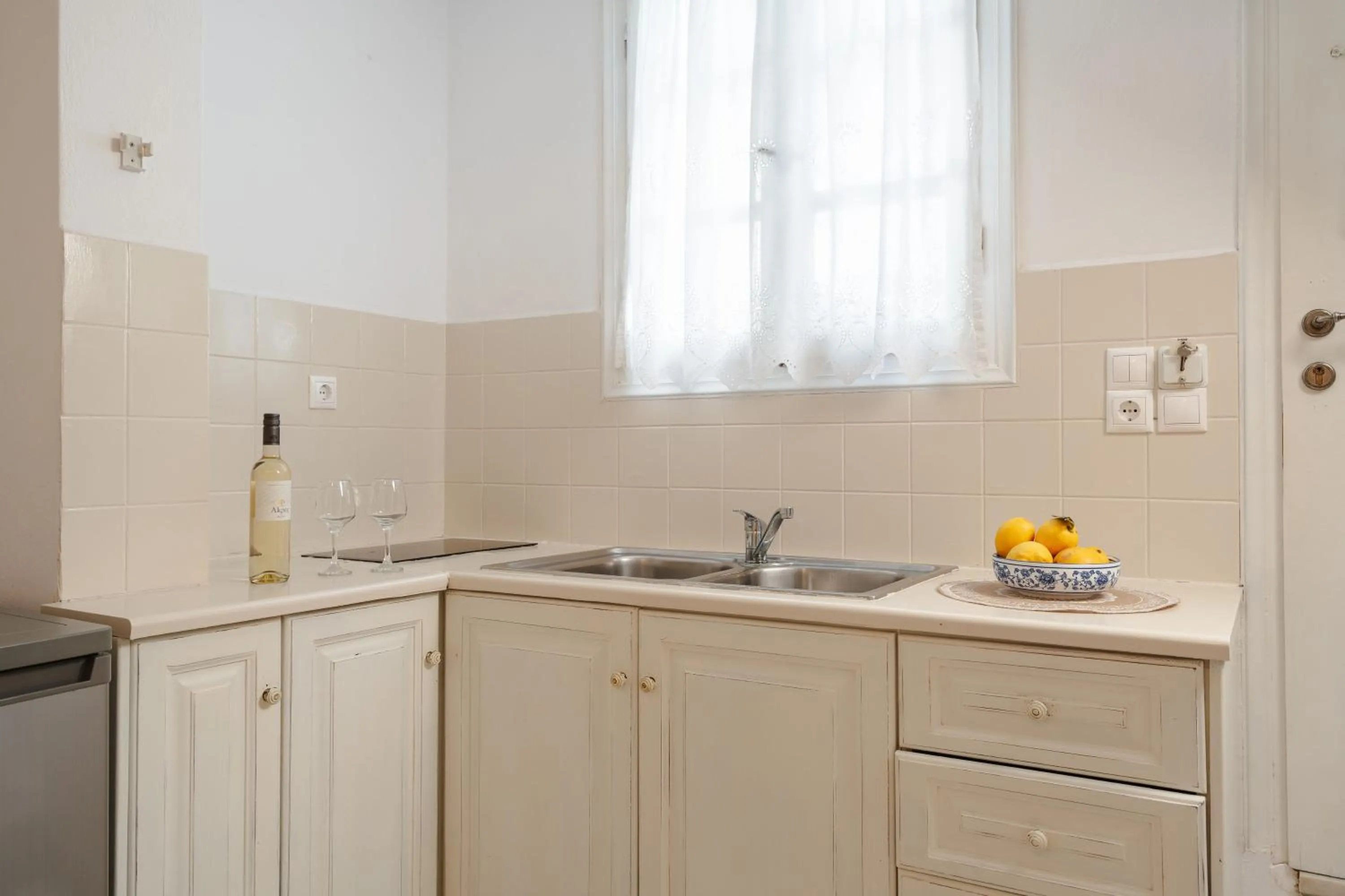 Sea View Apartments & Studios