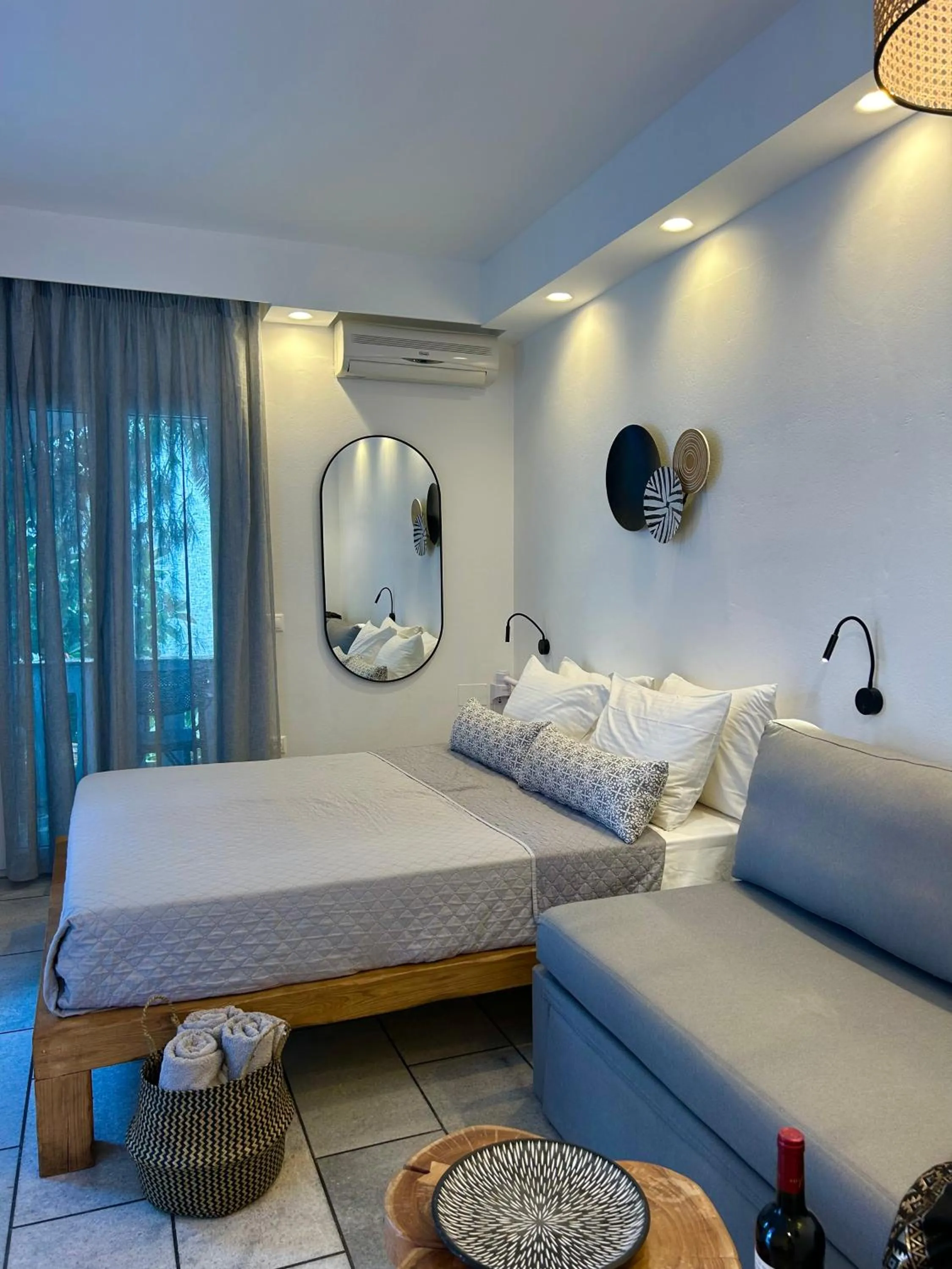 Deluxe Triple Room in Sea View Apartments & Studios