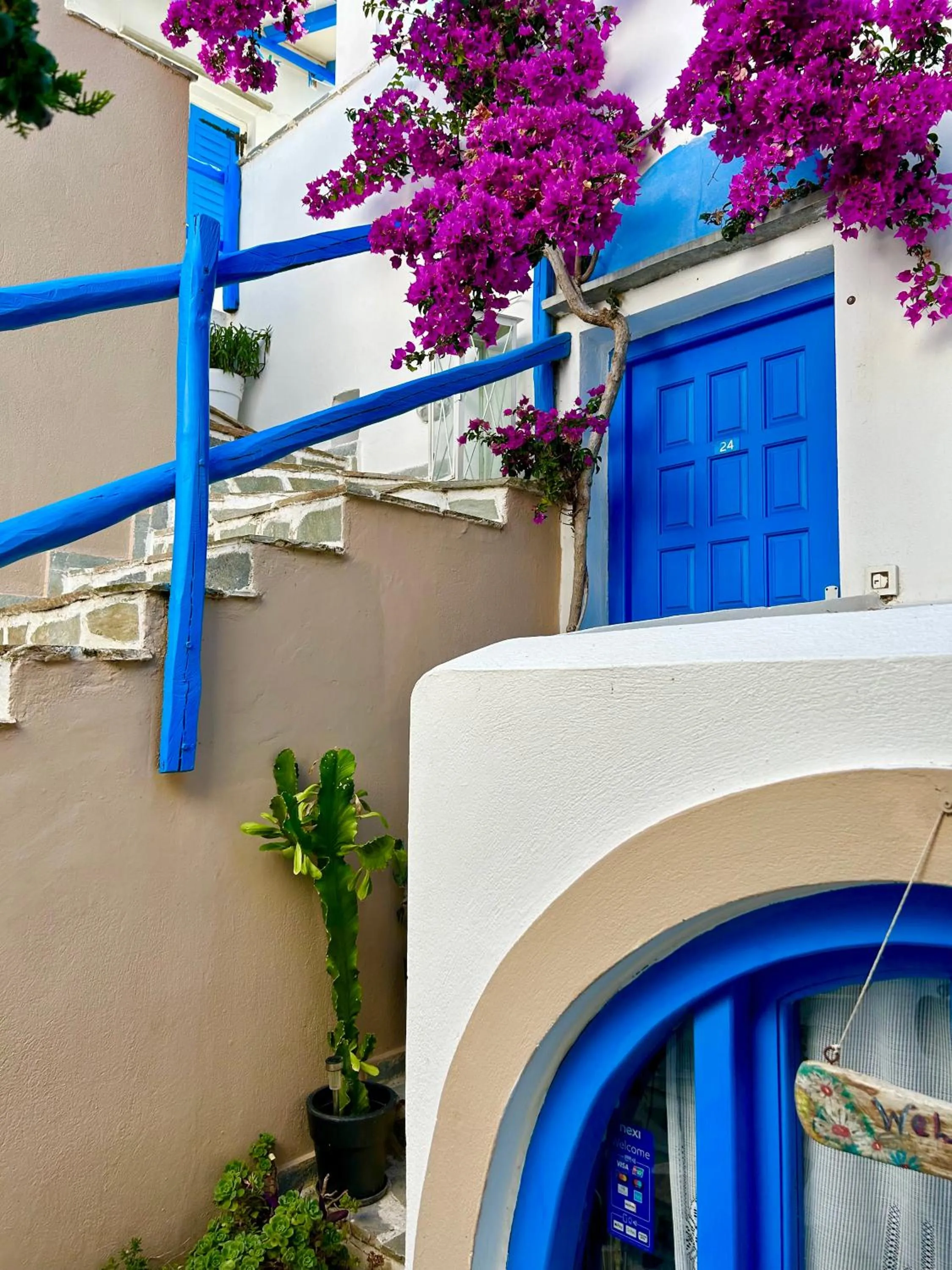 Sea View Apartments & Studios