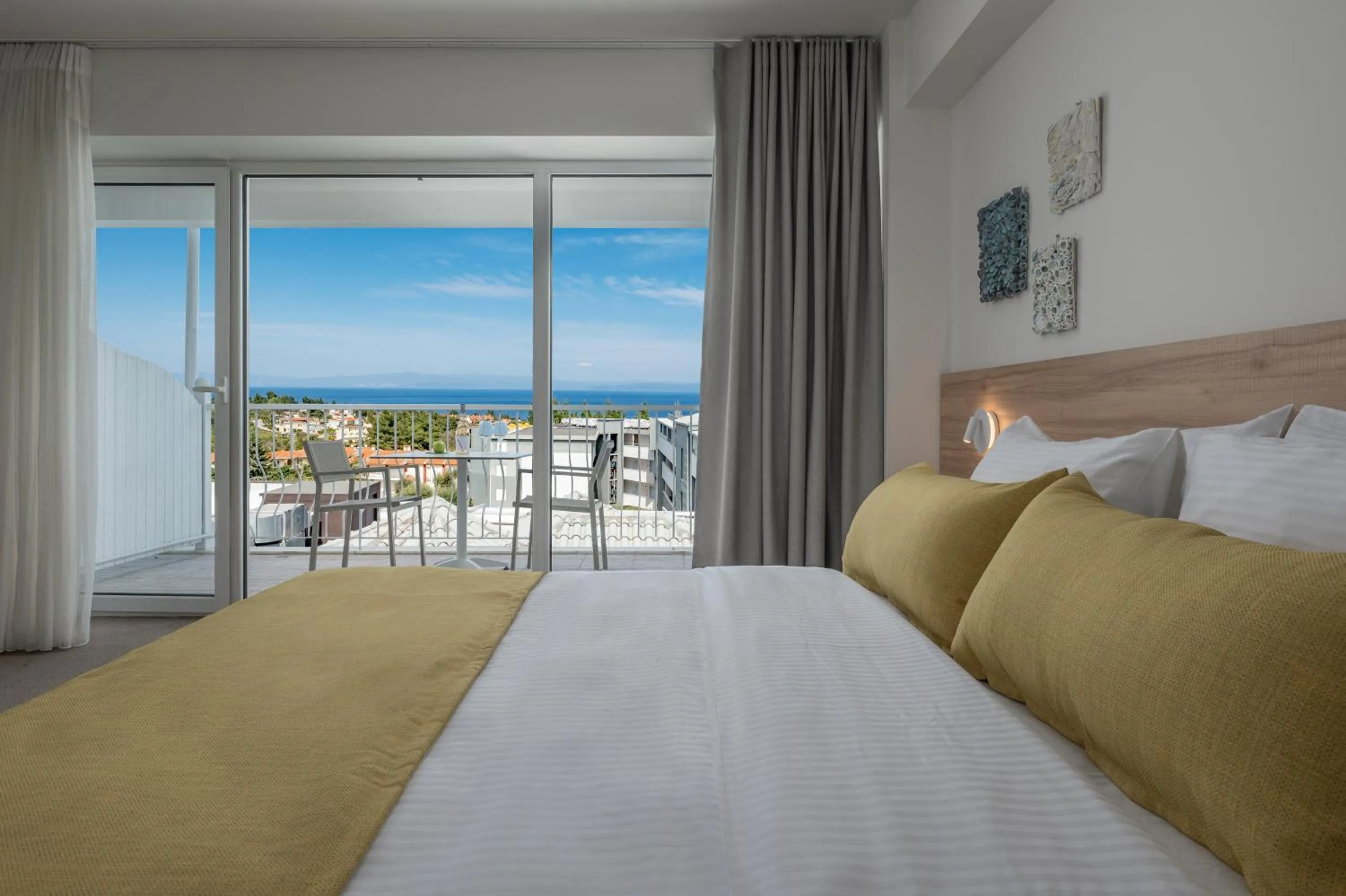 Bedroom, Bed in Hotel Kriopigi