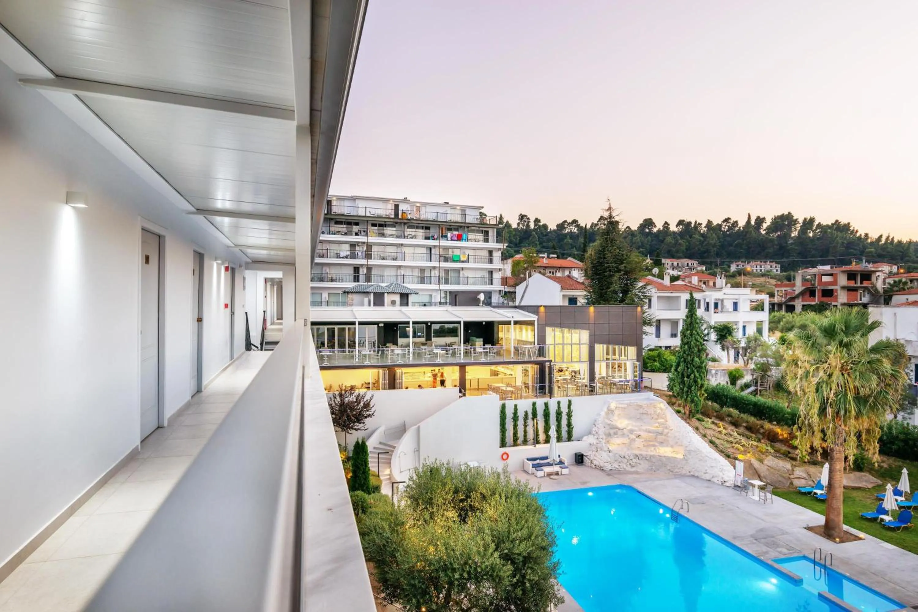 Swimming pool in Hotel Kriopigi