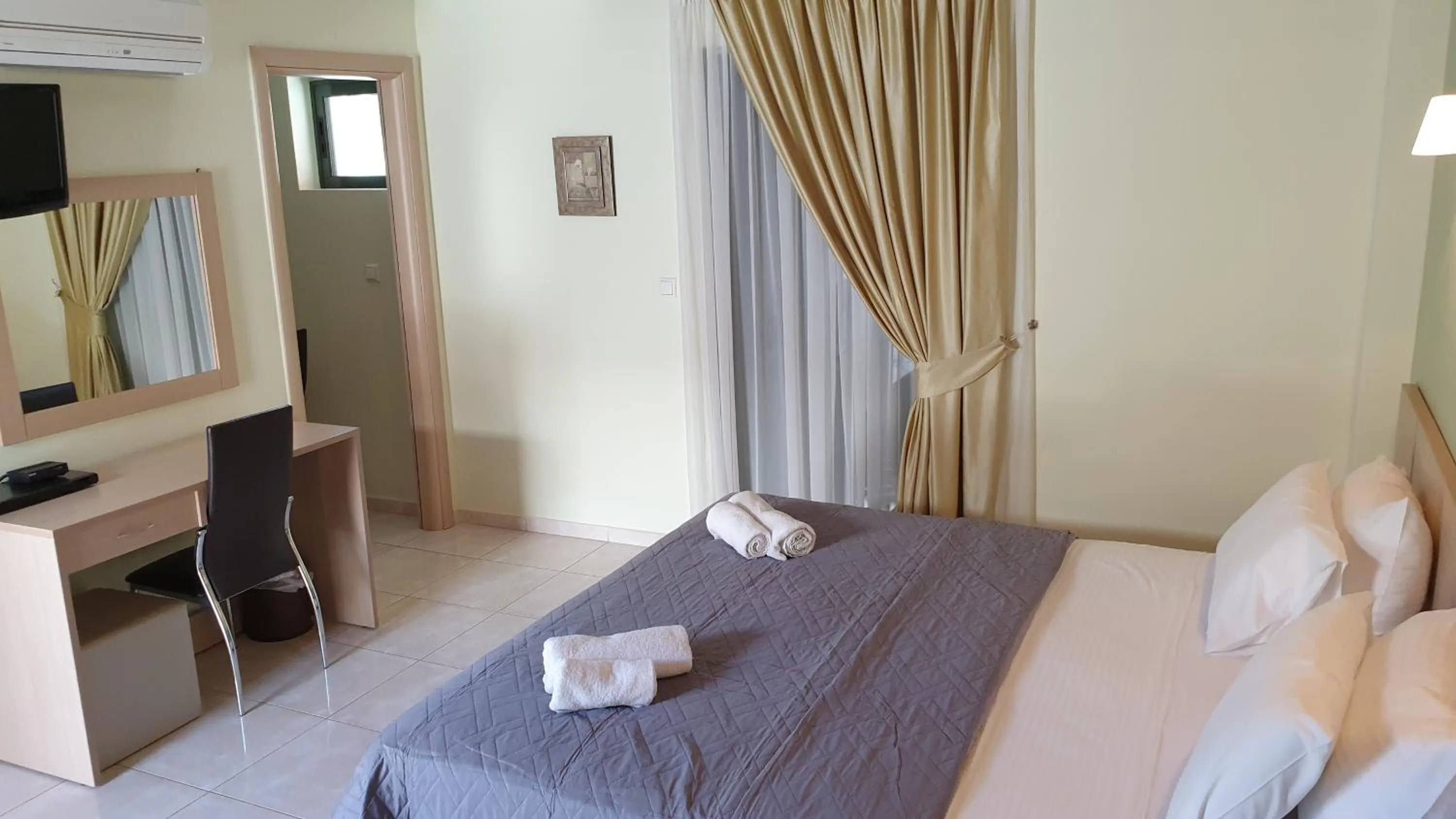 Bedroom, Bed in Eleana Boutique Hotel & Blue Infinity