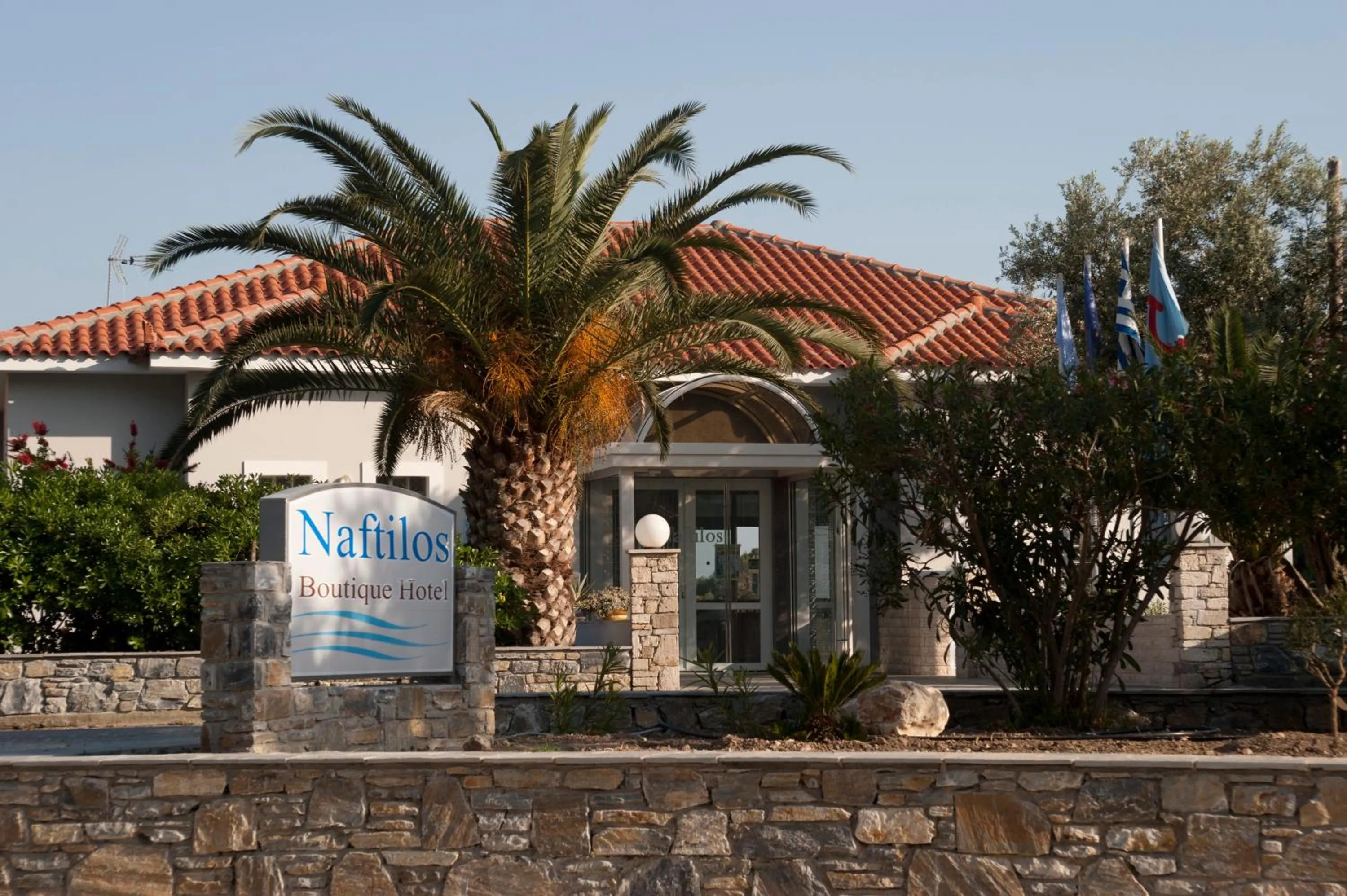 Property building in Naftilos