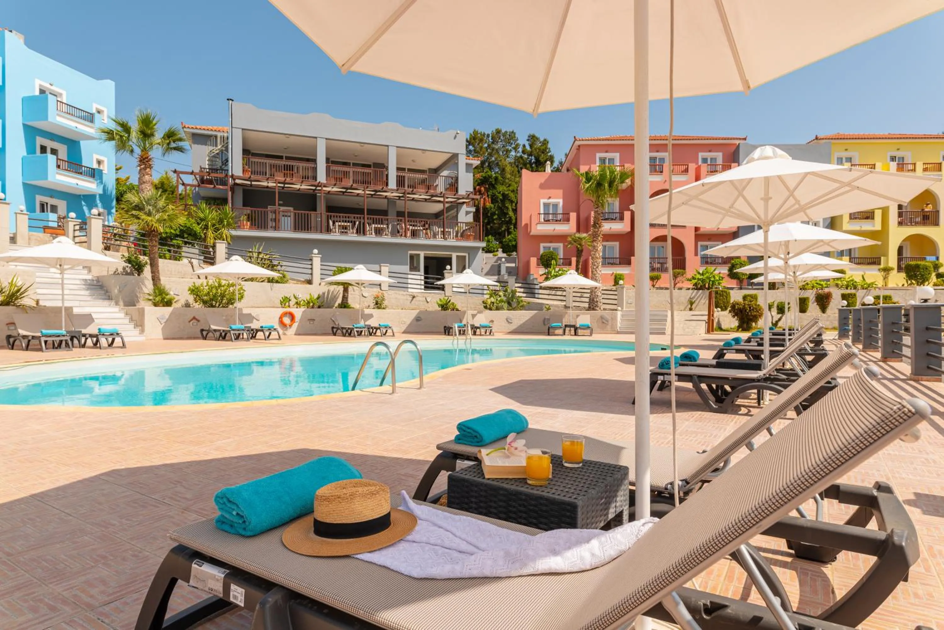 Property building in Naftilos