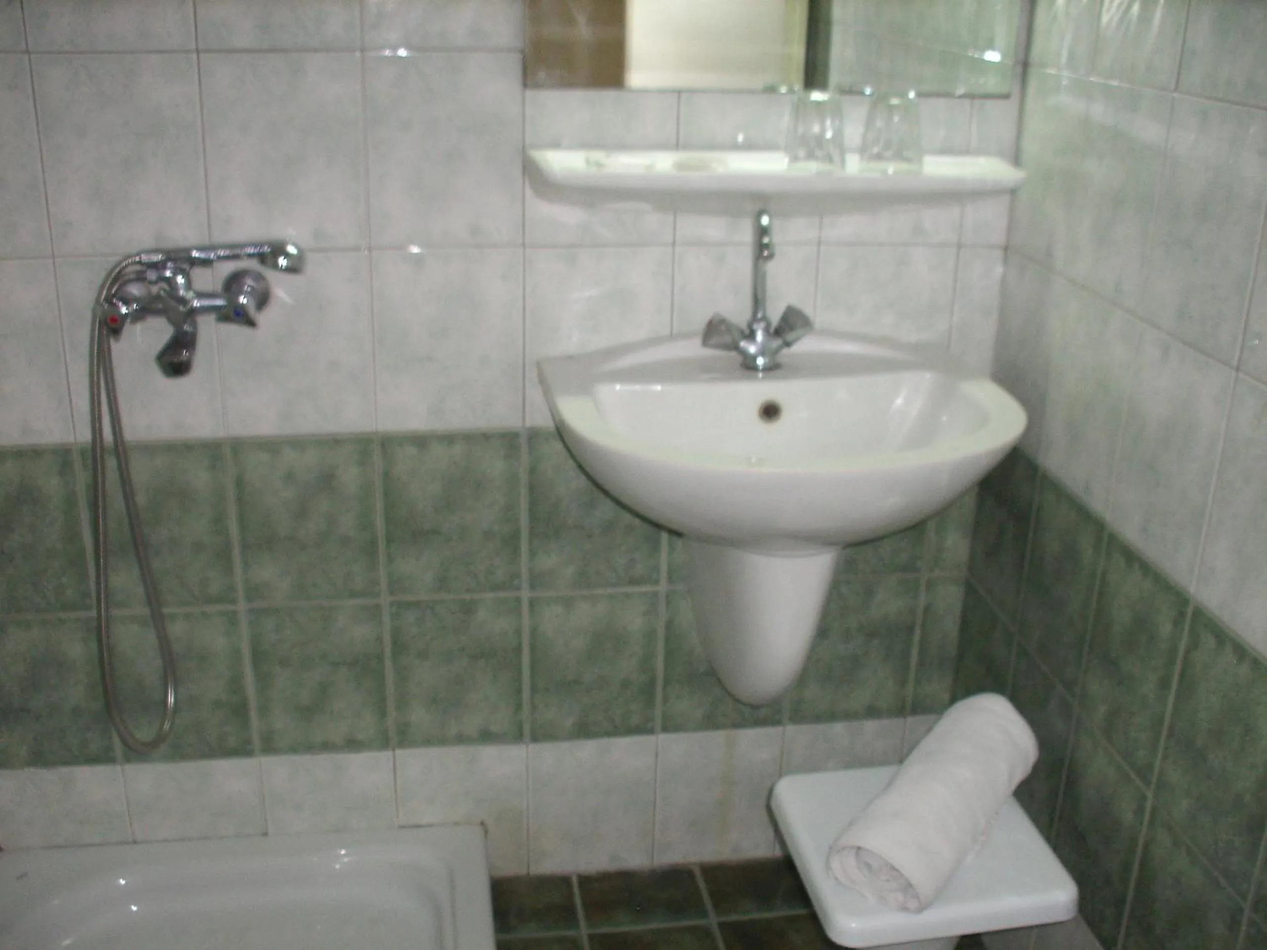 Bathroom in Claridge Hotel