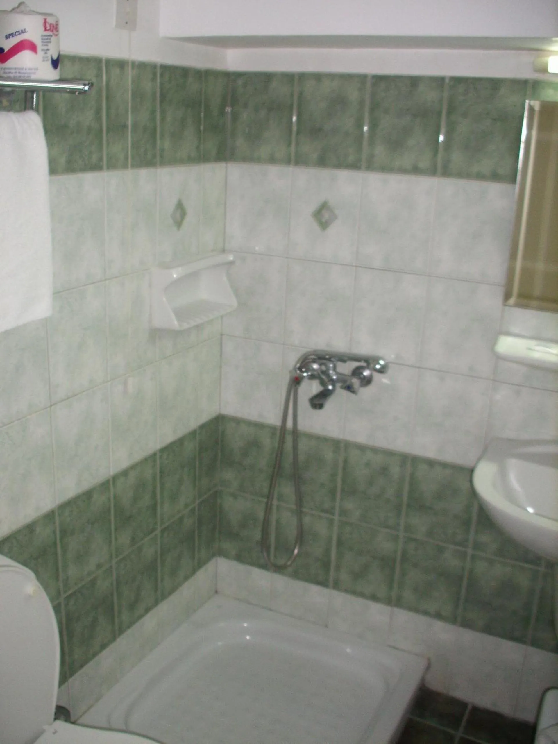 Bathroom in Claridge Hotel