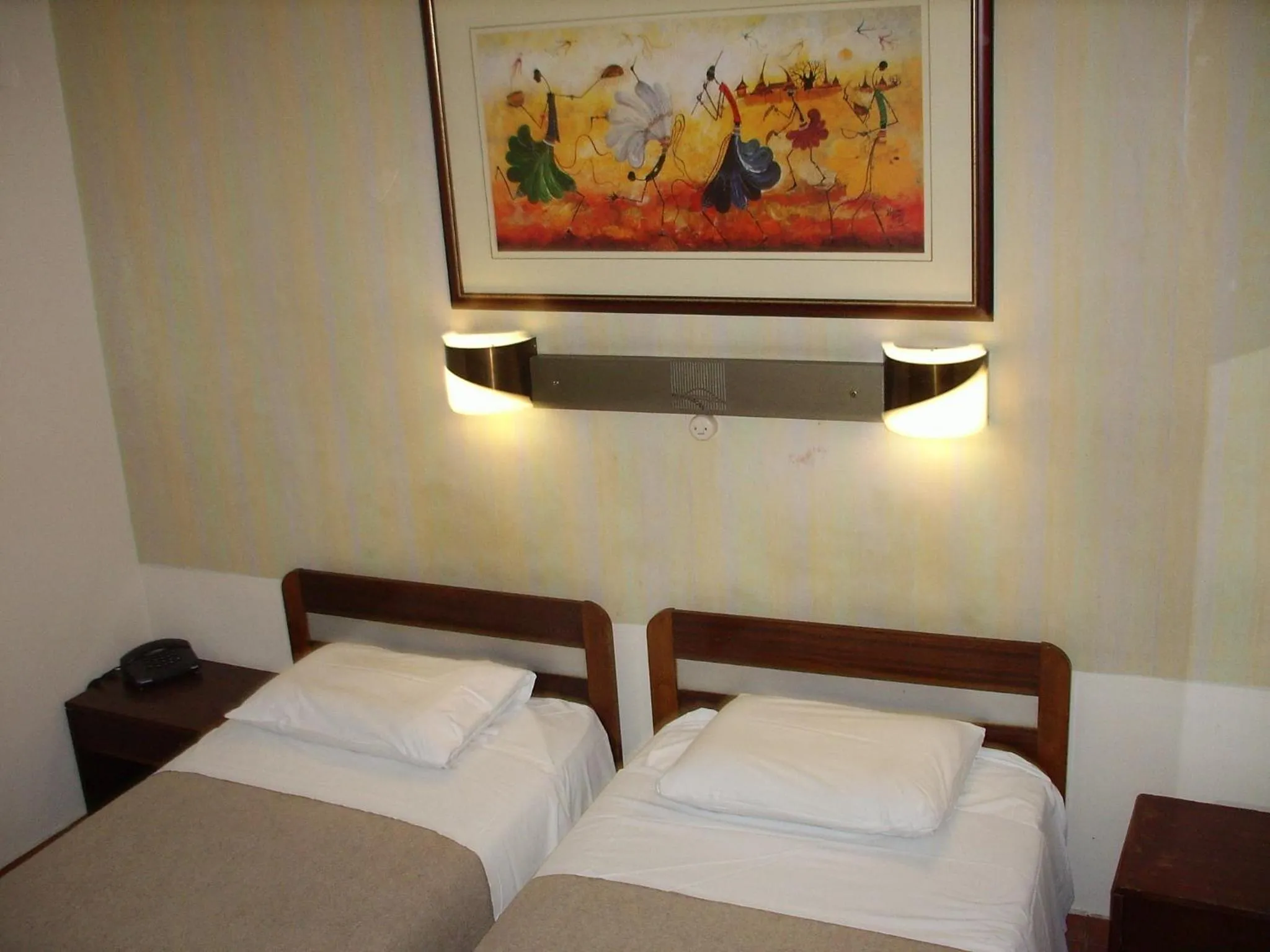 Bed in Claridge Hotel