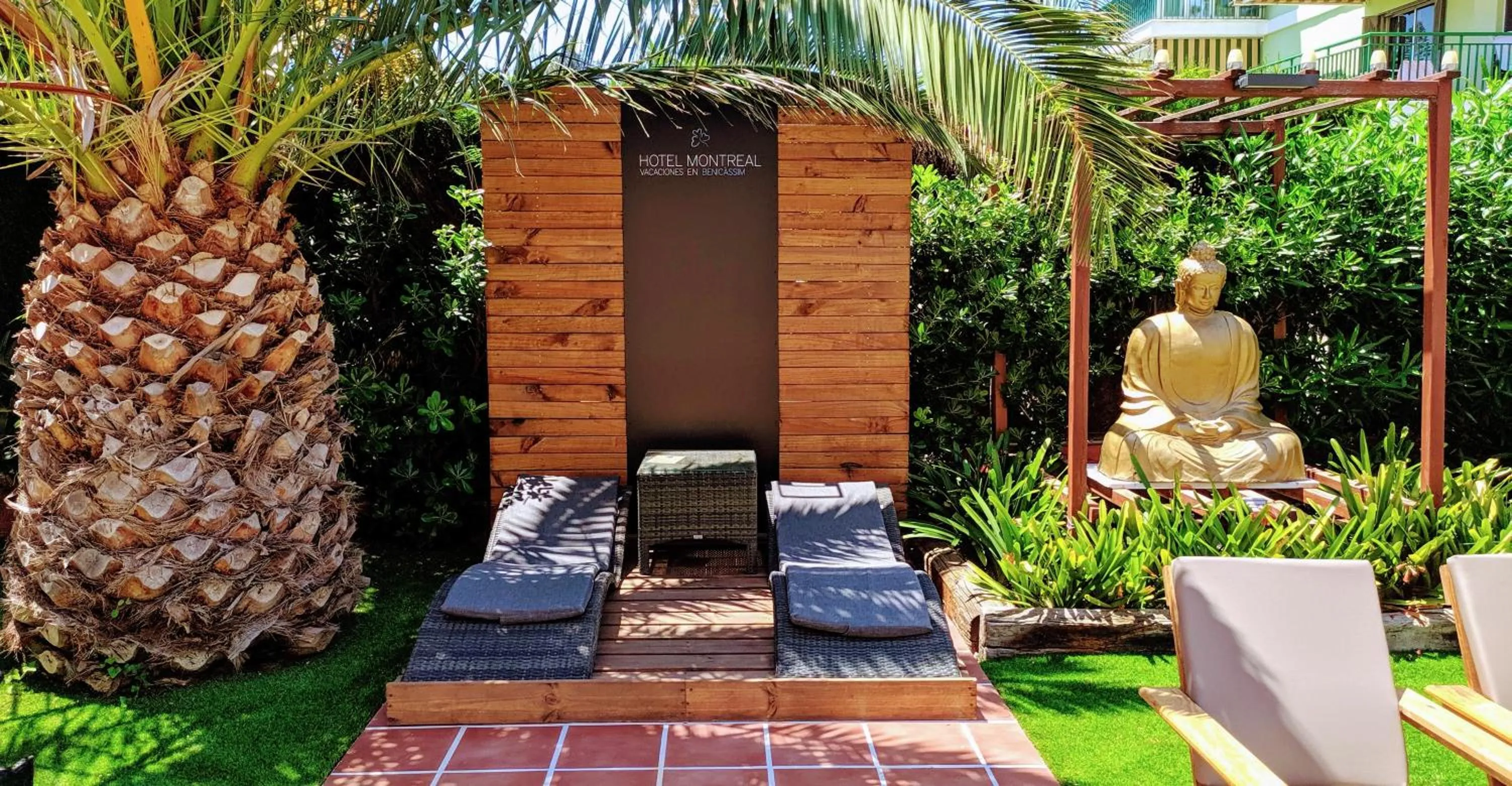 Swimming pool in Montreal