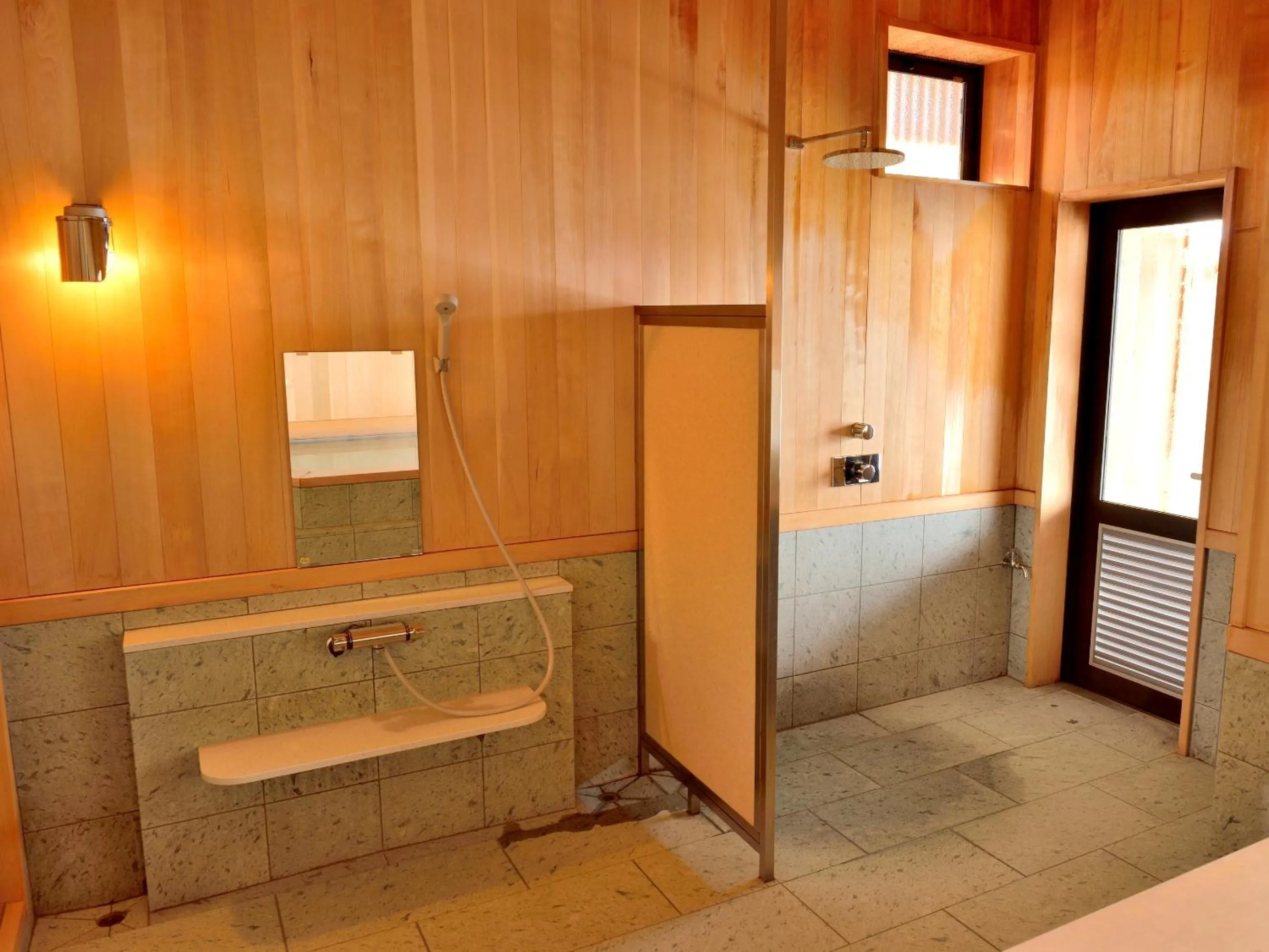 Shower in Bessou Kakei