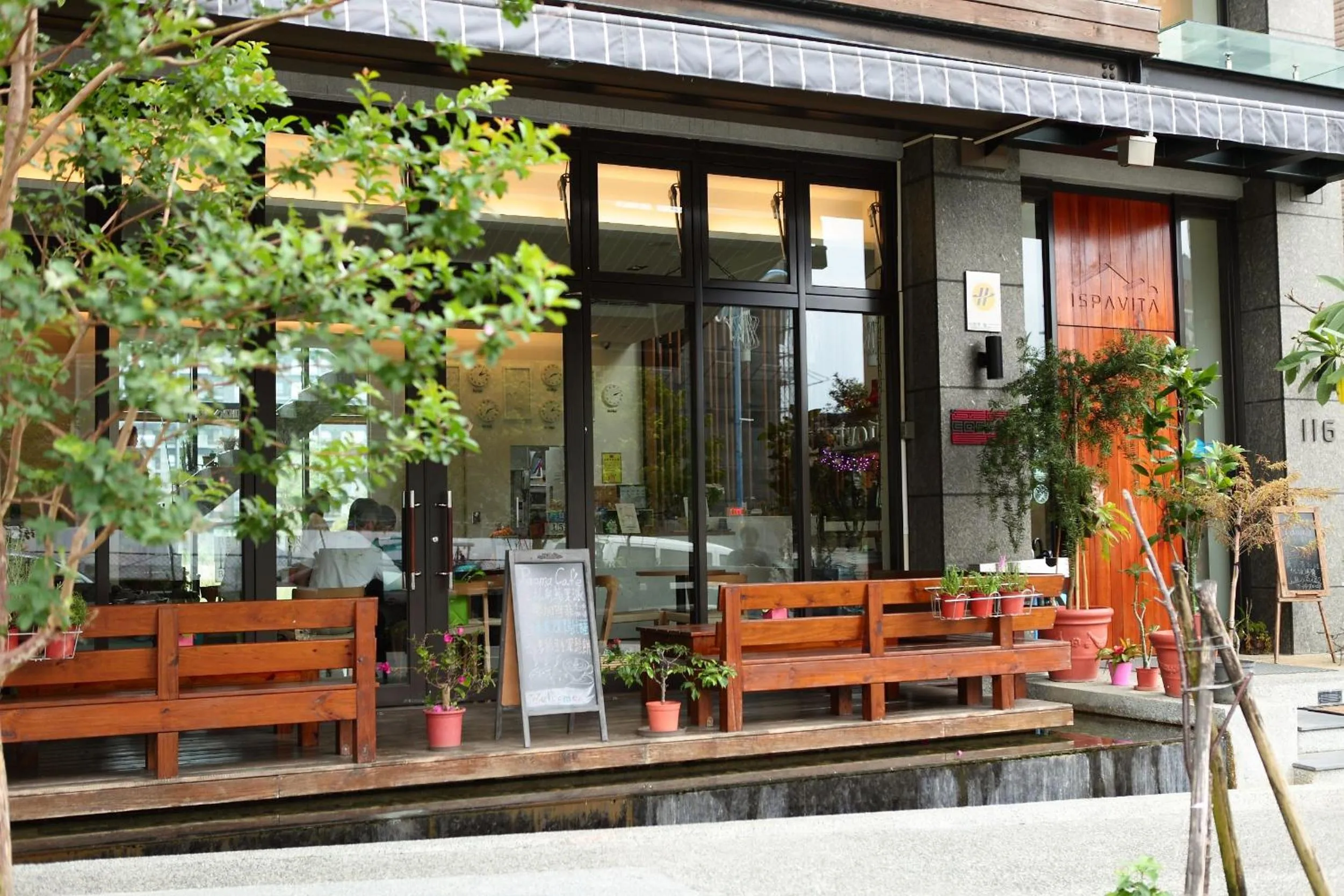 Property building in ISPAVITA B&B Resort