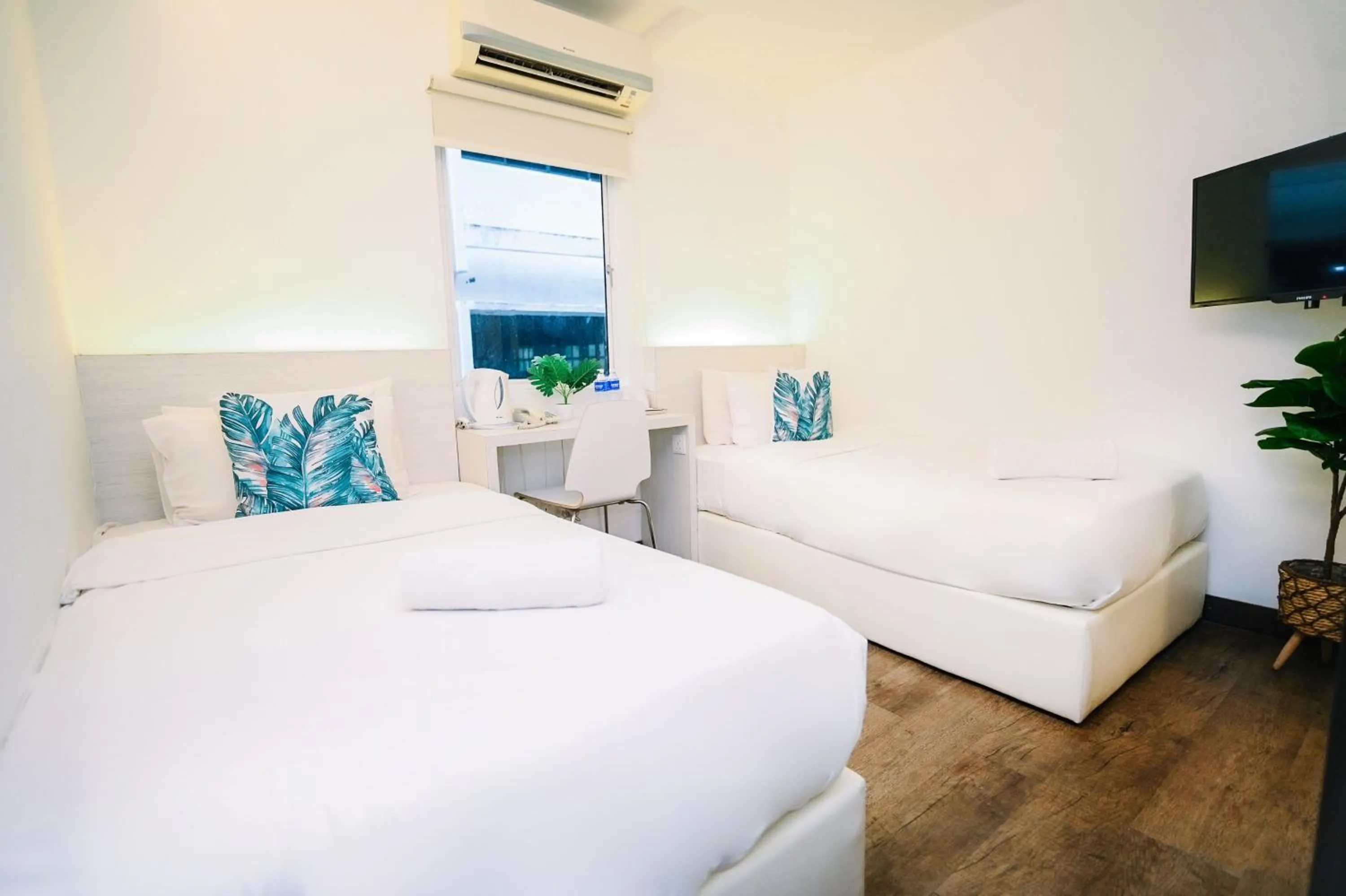 Swing & Pillows - KL Cheras Maluri