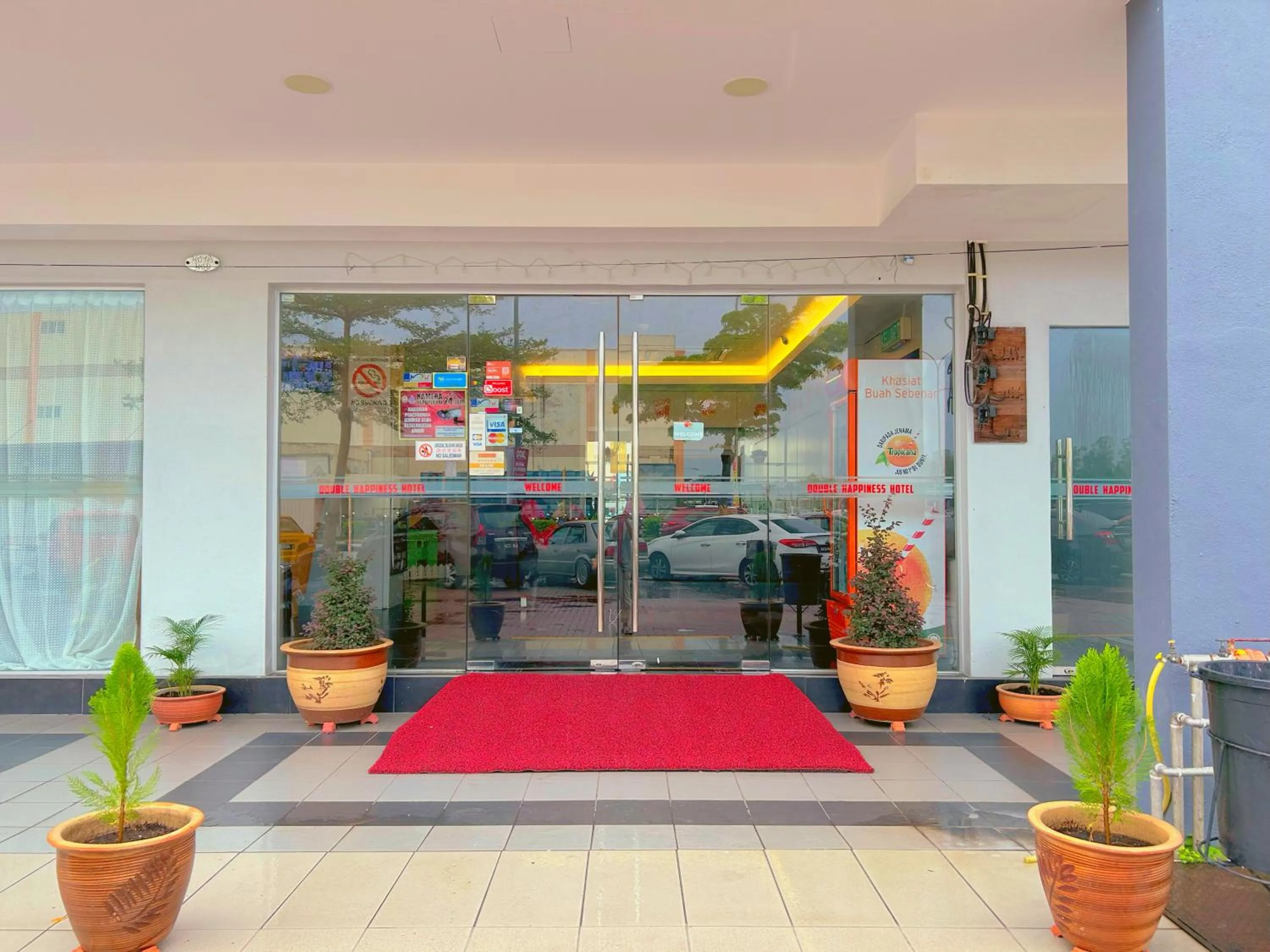 Facade/entrance in Double Happiness Hotel