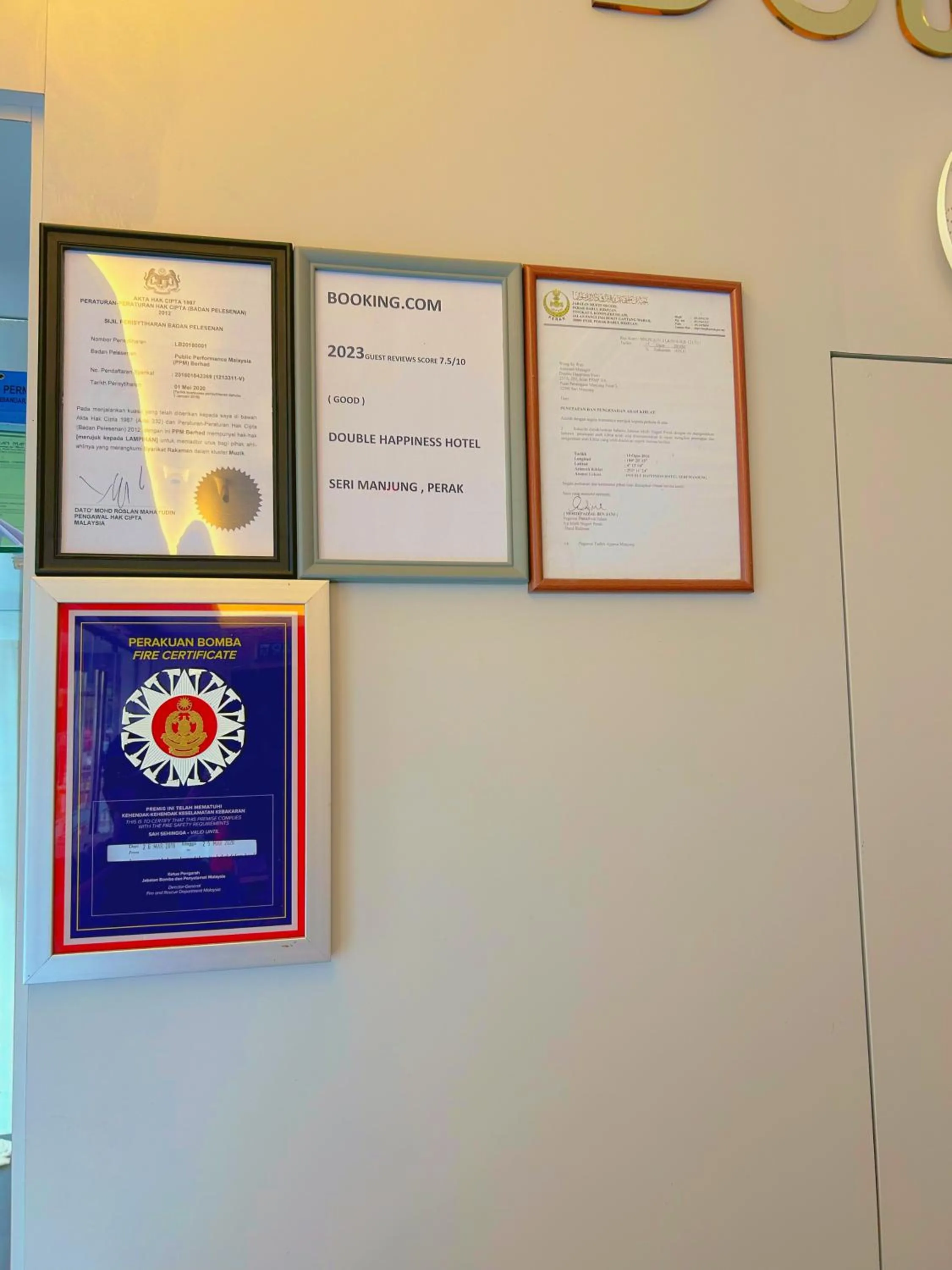 Certificate/Award in Double Happiness Hotel