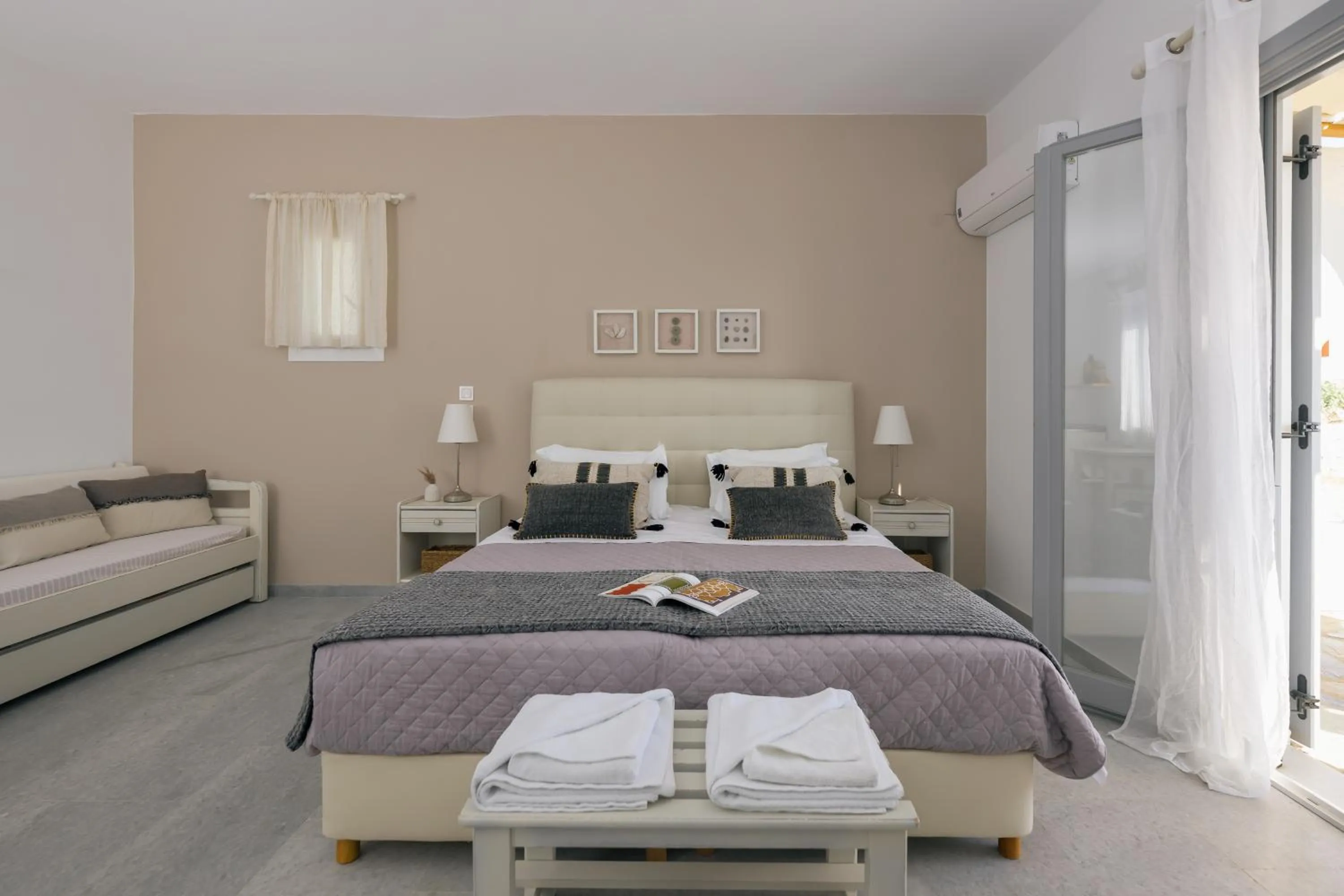 Photo of the whole room, Bed in Scala Apartments