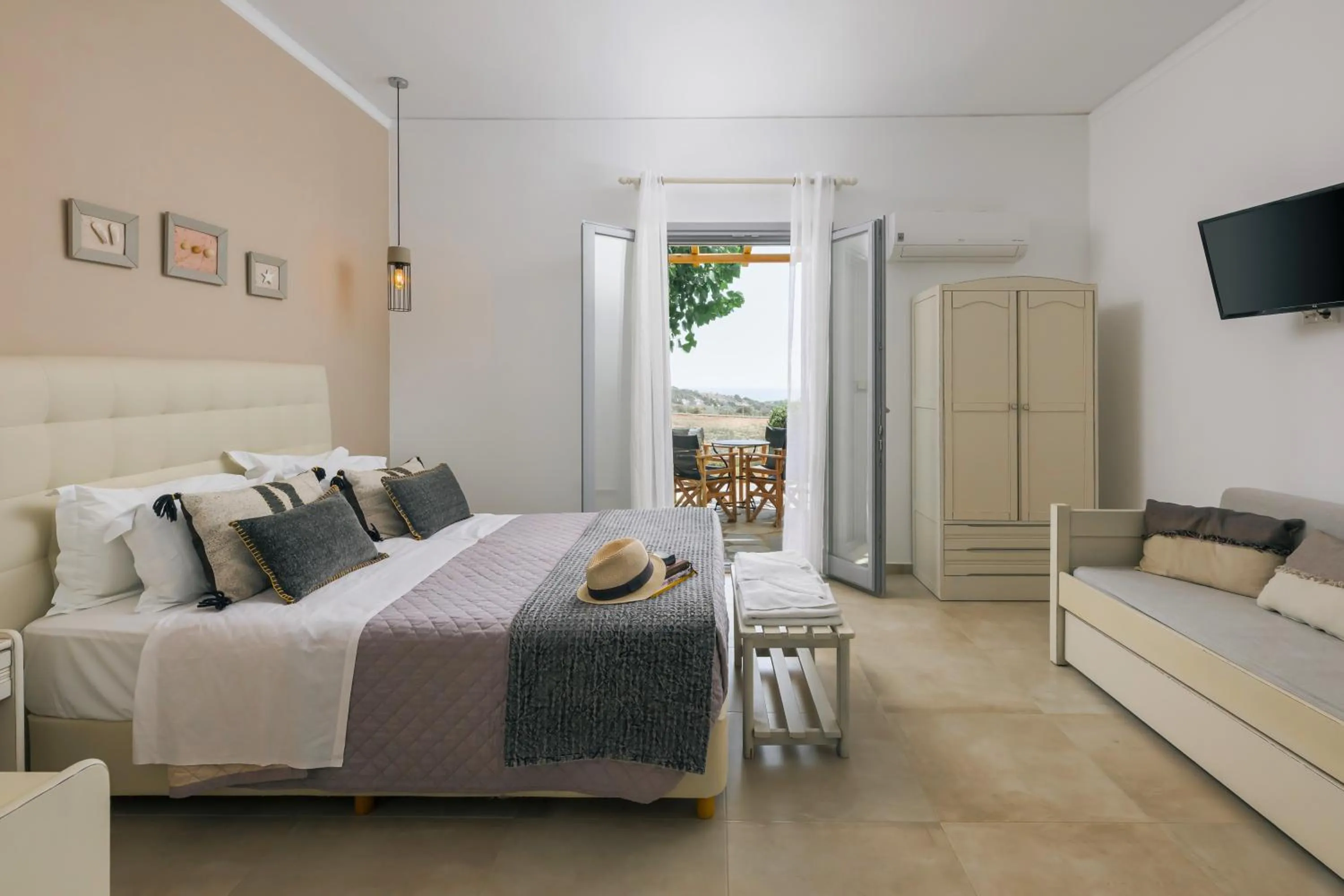 Balcony/Terrace, Bed in Scala Apartments