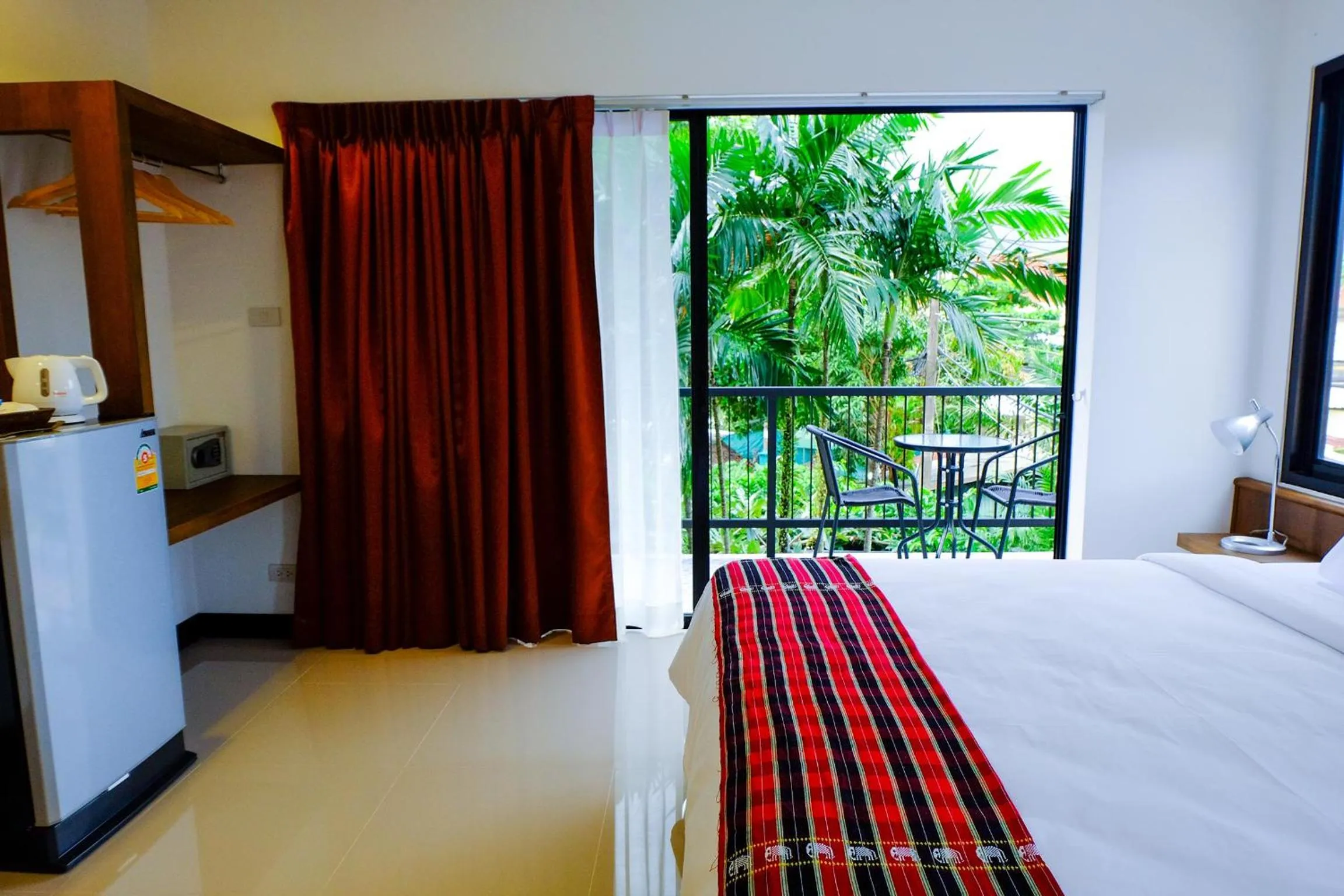 Bedroom, Bed in The Umbrella House