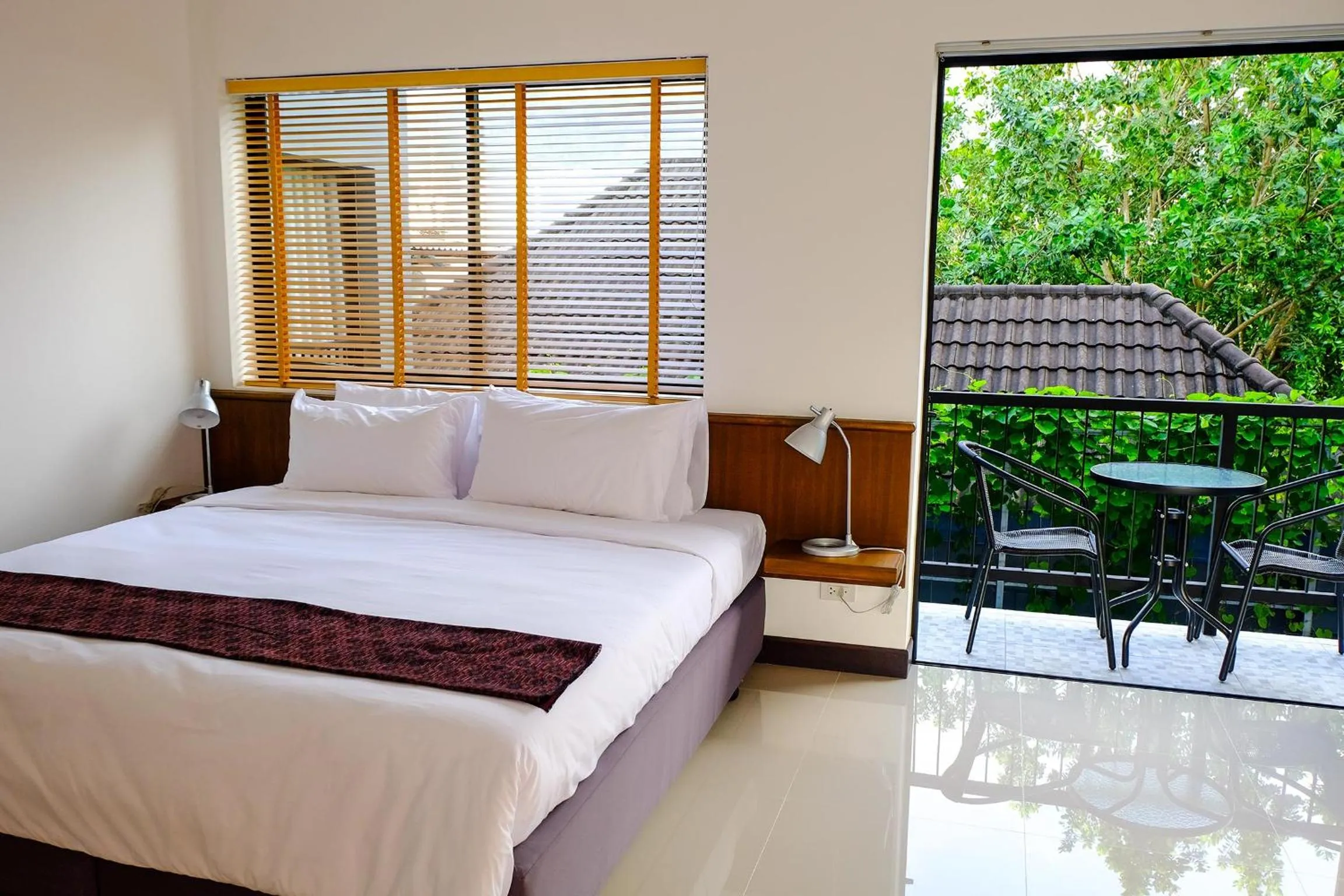 Balcony/Terrace, Bed in The Umbrella House