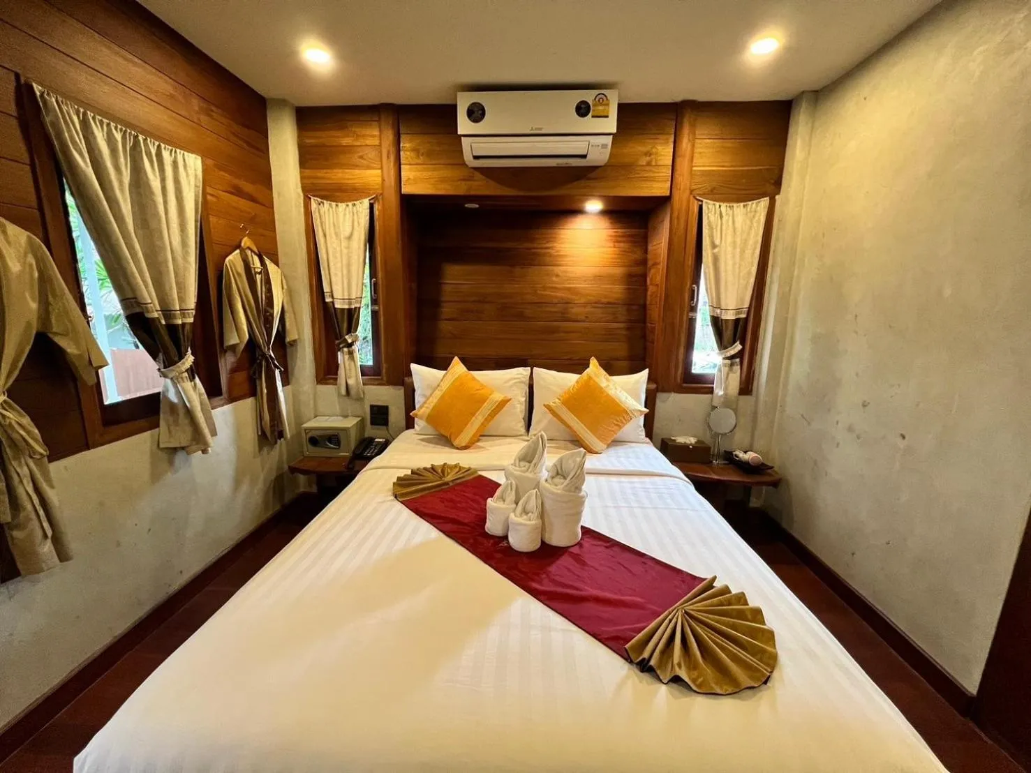 internet, Bed in Yotaka@Pai