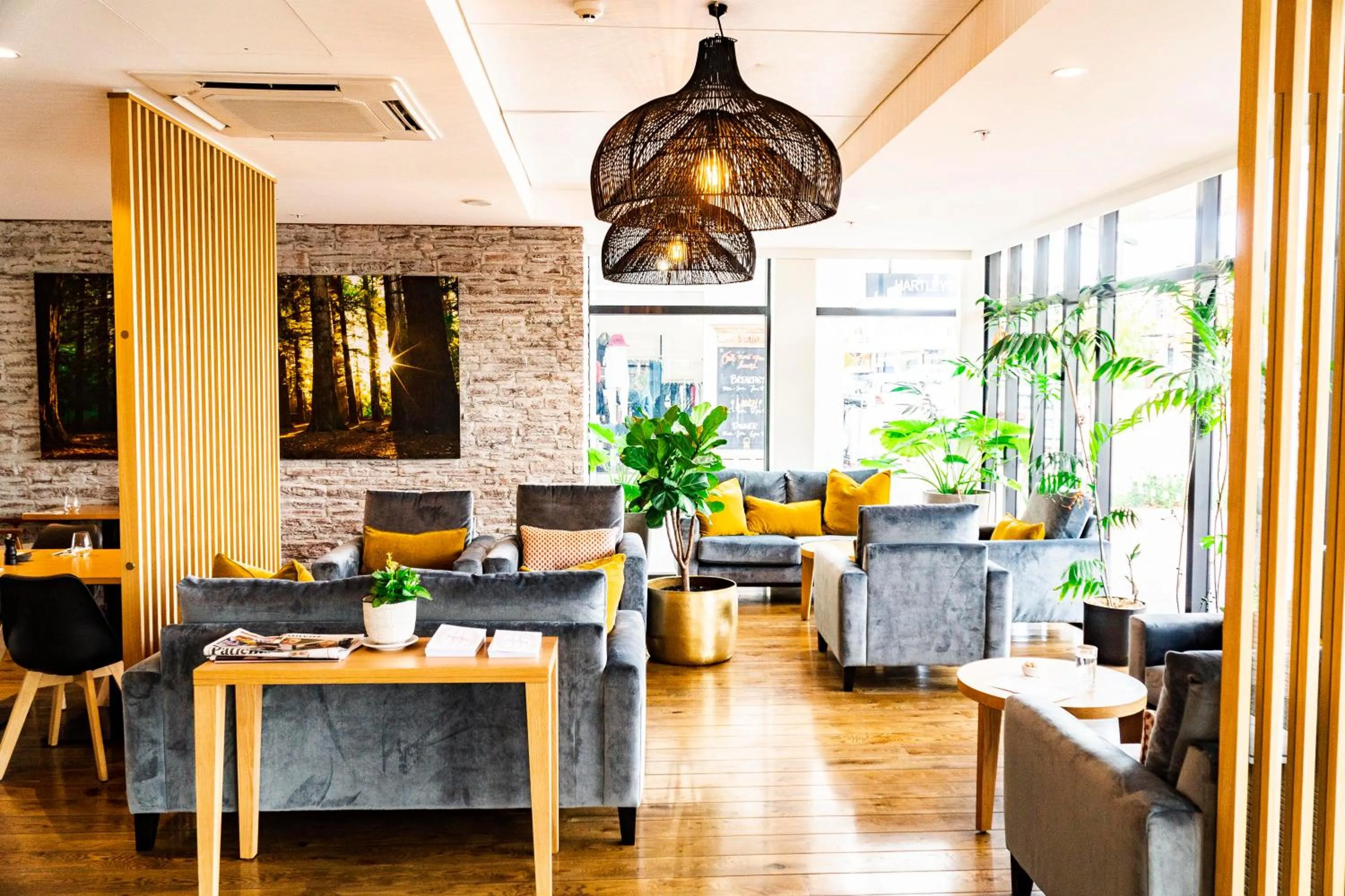 Restaurant/places to eat in Porters Boutique Hotel