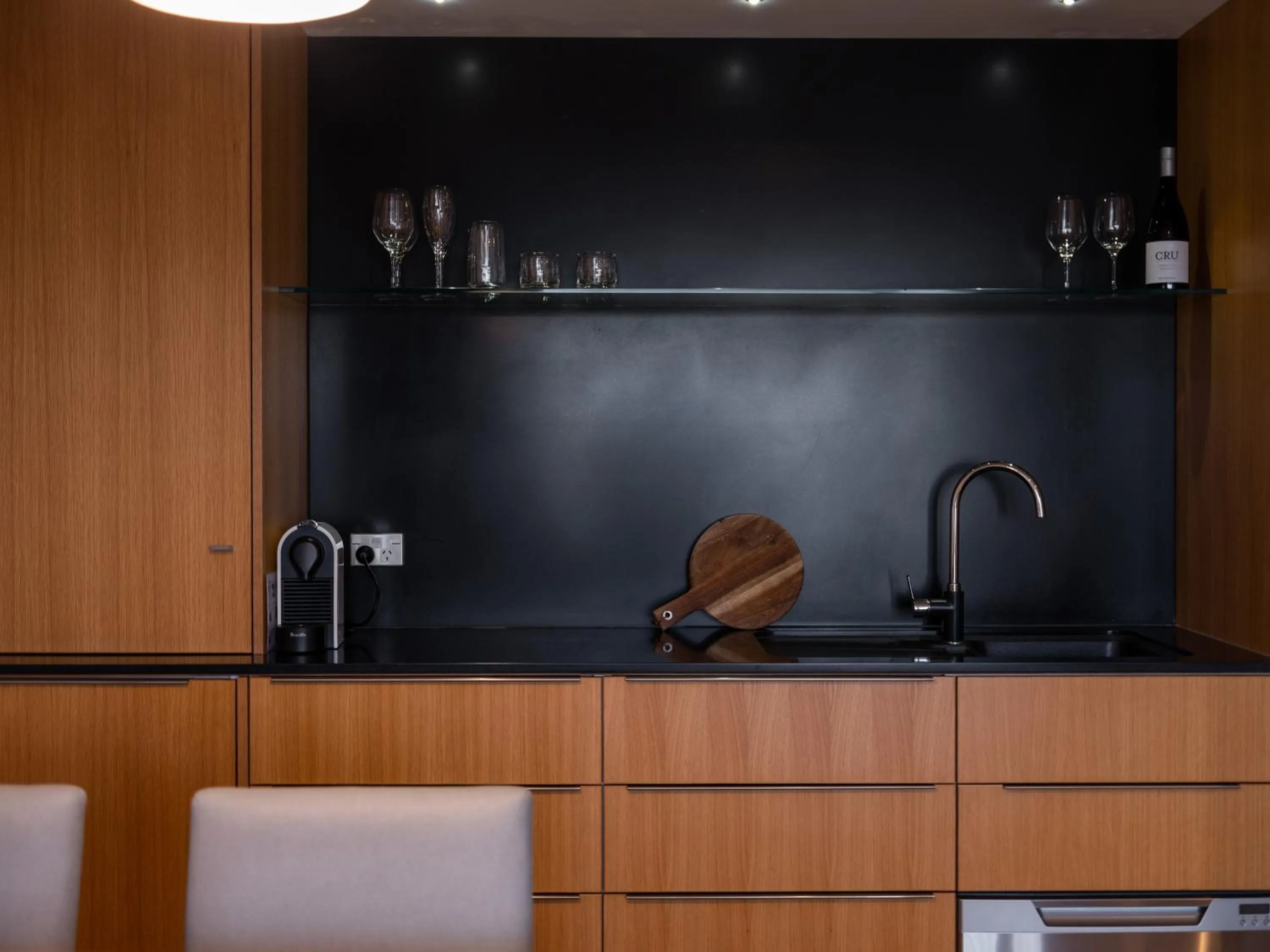 Kitchen or kitchenette in Porters Boutique Hotel