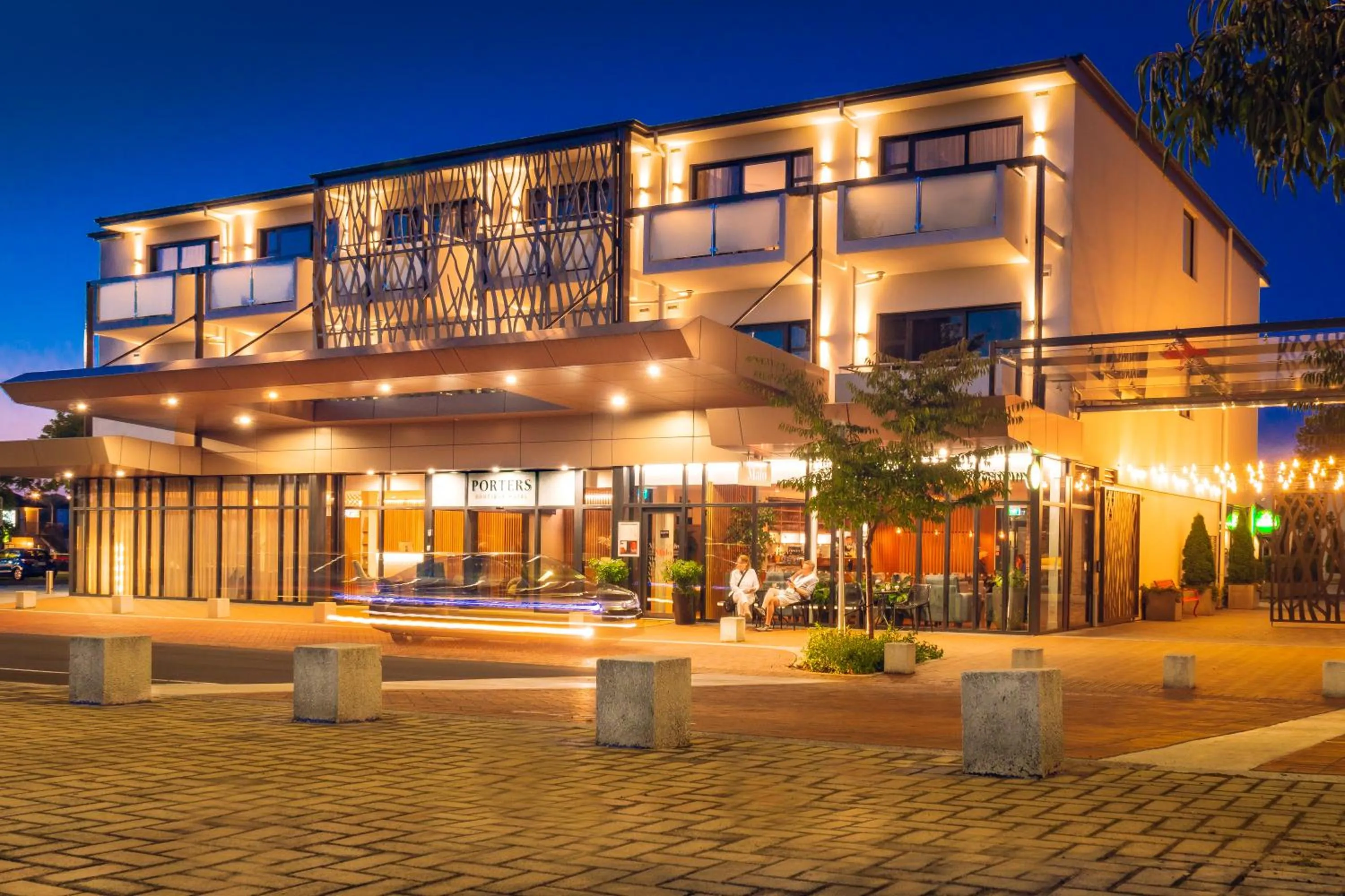 Facade/entrance in Porters Boutique Hotel