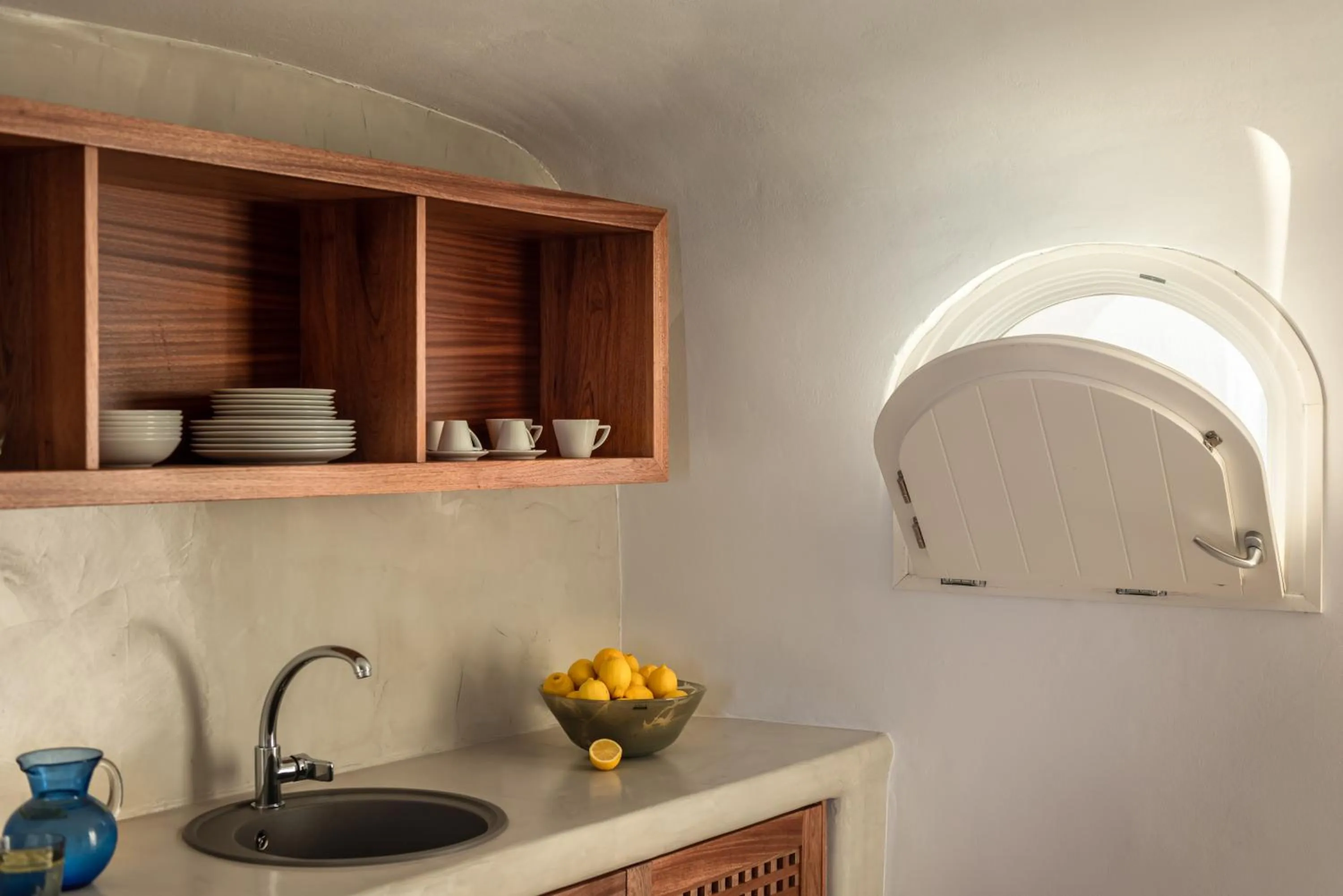 Coffee/tea facilities in White Santorini