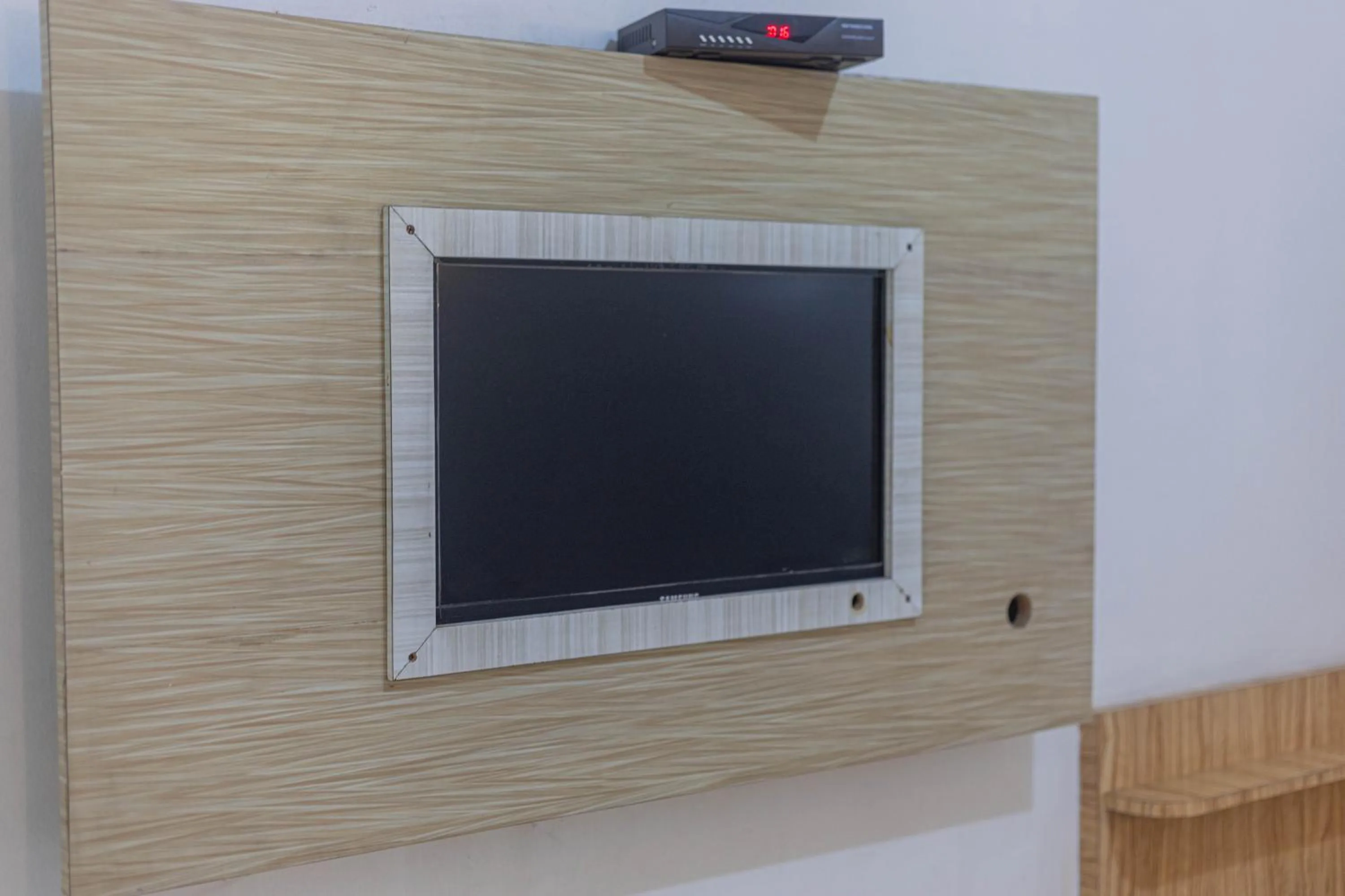 TV and multimedia in Transit Inn Senggigi