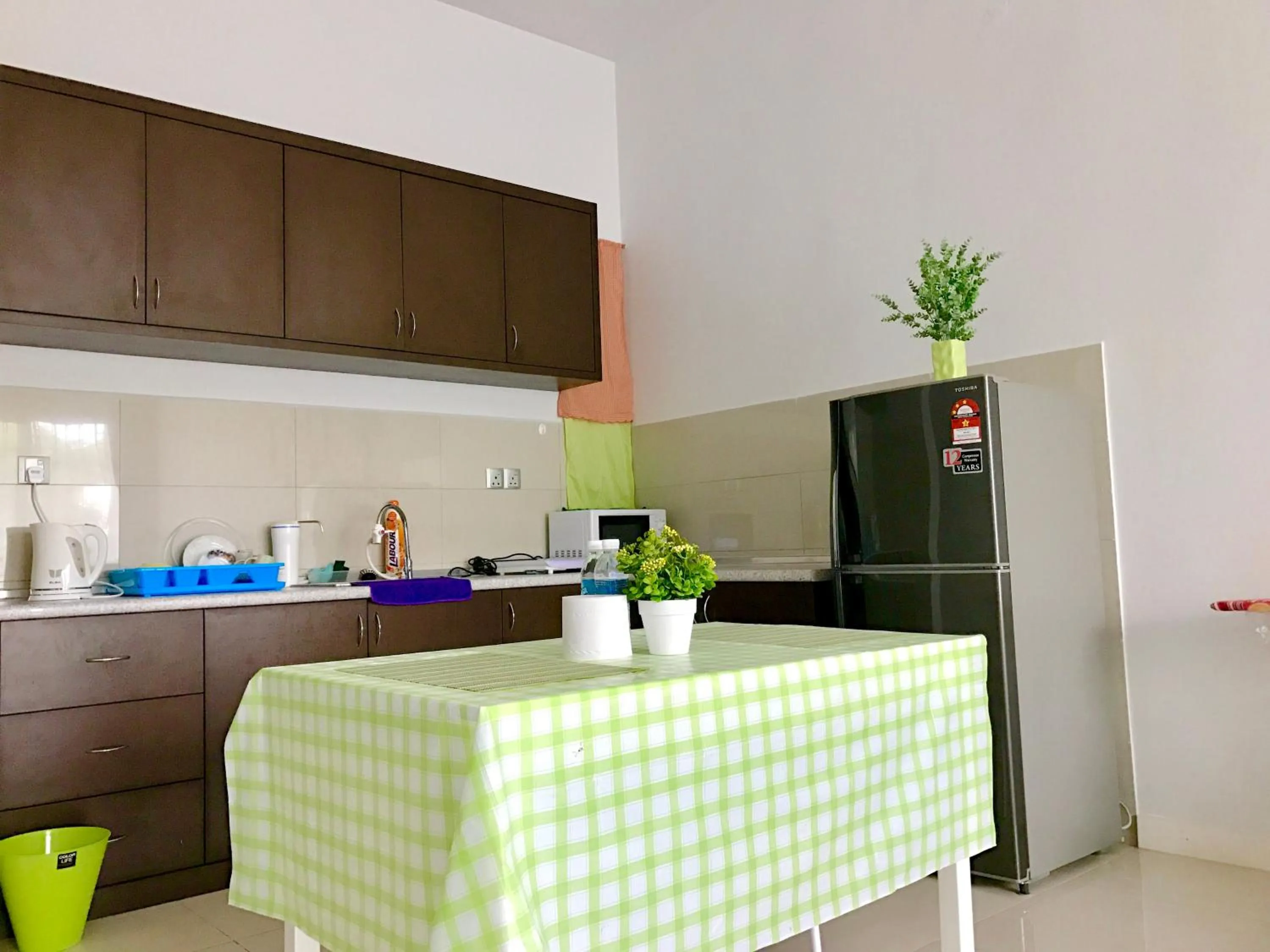 Kitchen or kitchenette in Sunset Seaview Vacation Condos @ IMAGO Shopping Mall