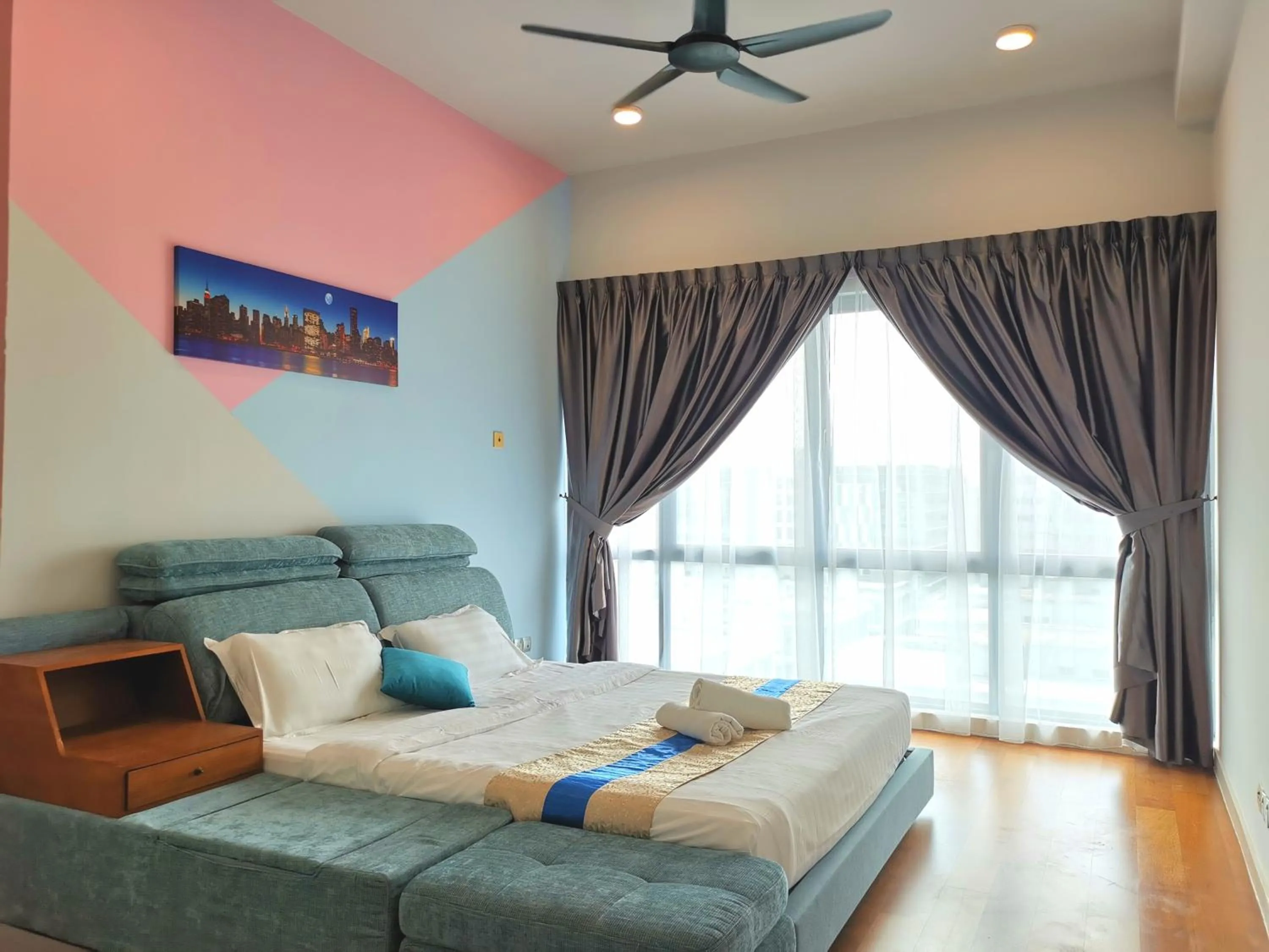 Bed in Sunset Seaview Vacation Condos @ IMAGO Shopping Mall