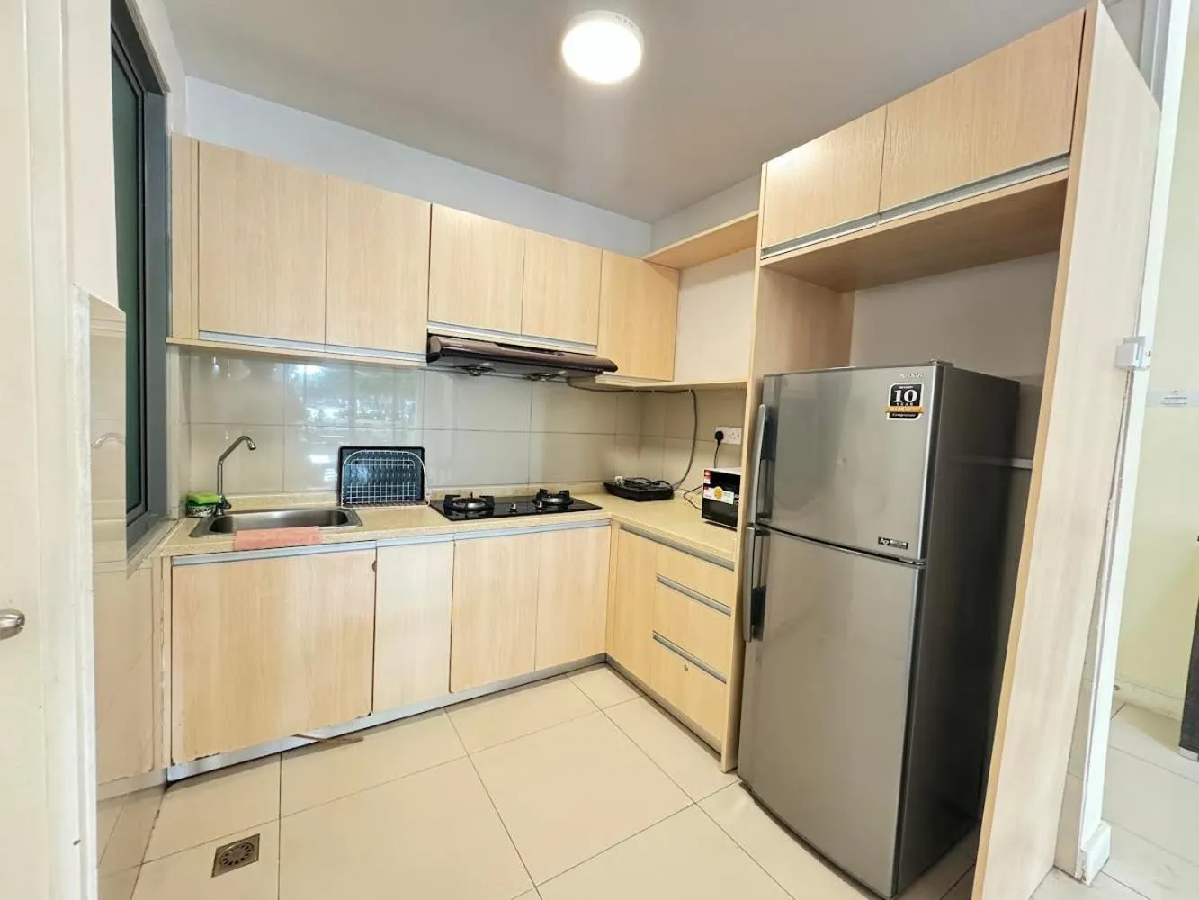 Kitchen or kitchenette in Sunset Seaview Vacation Condos @ IMAGO Shopping Mall