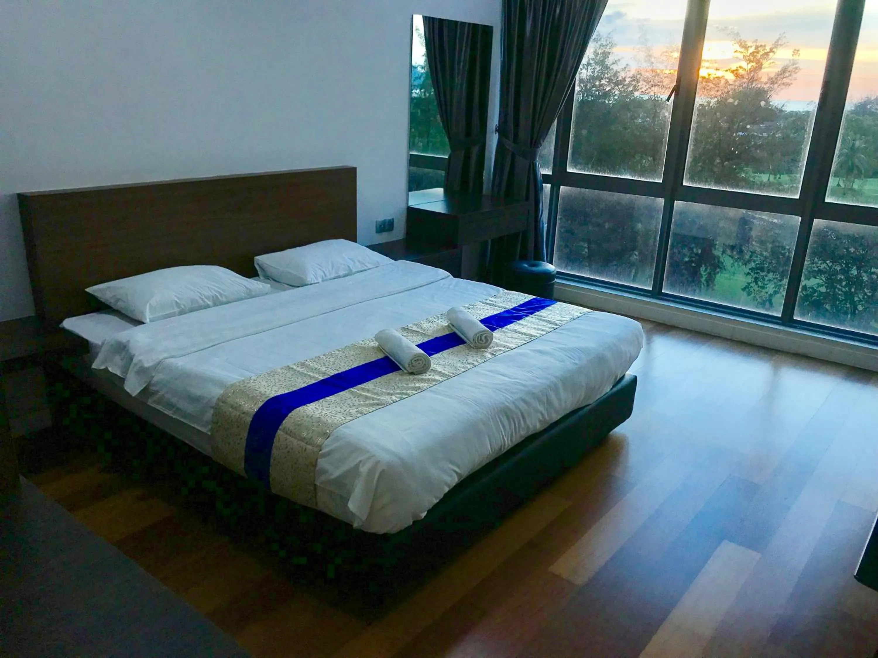 Bedroom, Bed in Sunset Seaview Vacation Condos @ IMAGO Shopping Mall